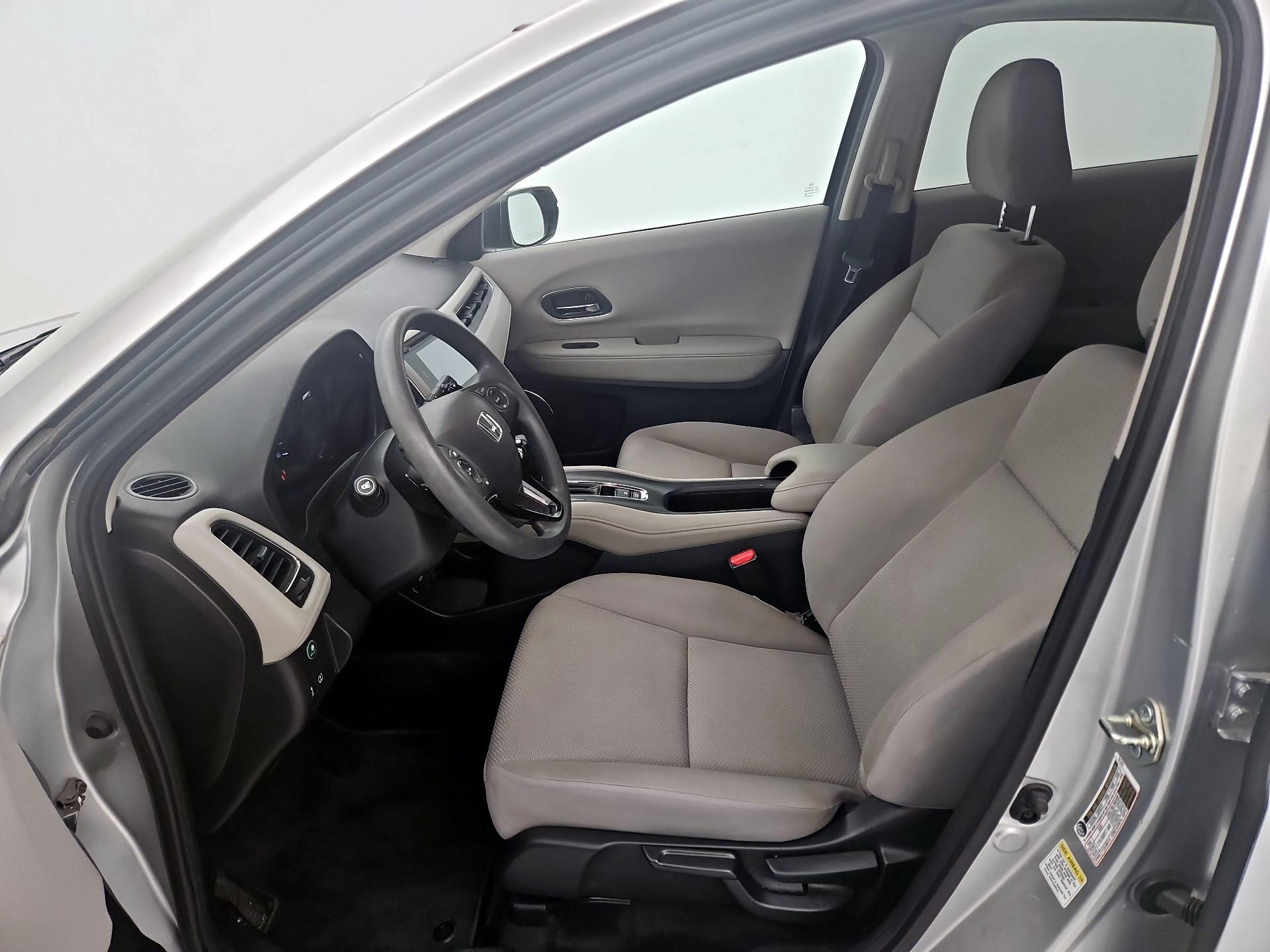 Thumbnail: 2016 Honda HR-V - 11