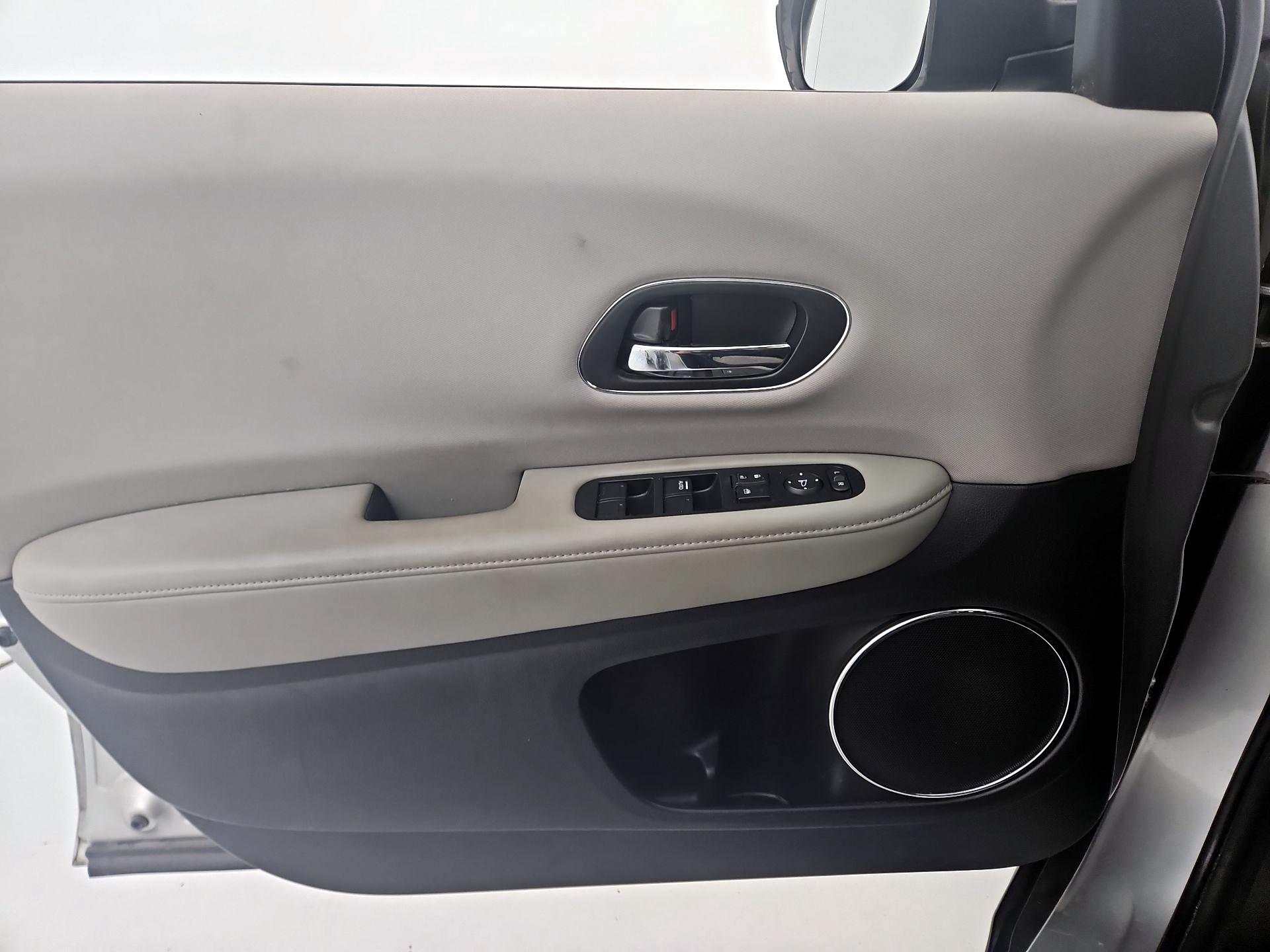 Thumbnail: 2016 Honda HR-V - 12