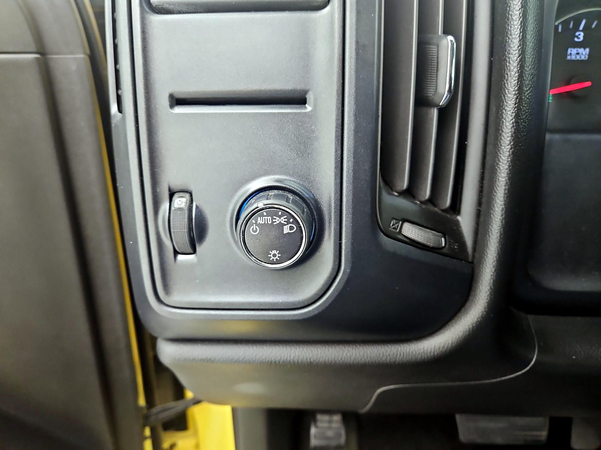 Thumbnail: 2014 Chevrolet Silverado 1500 - 13