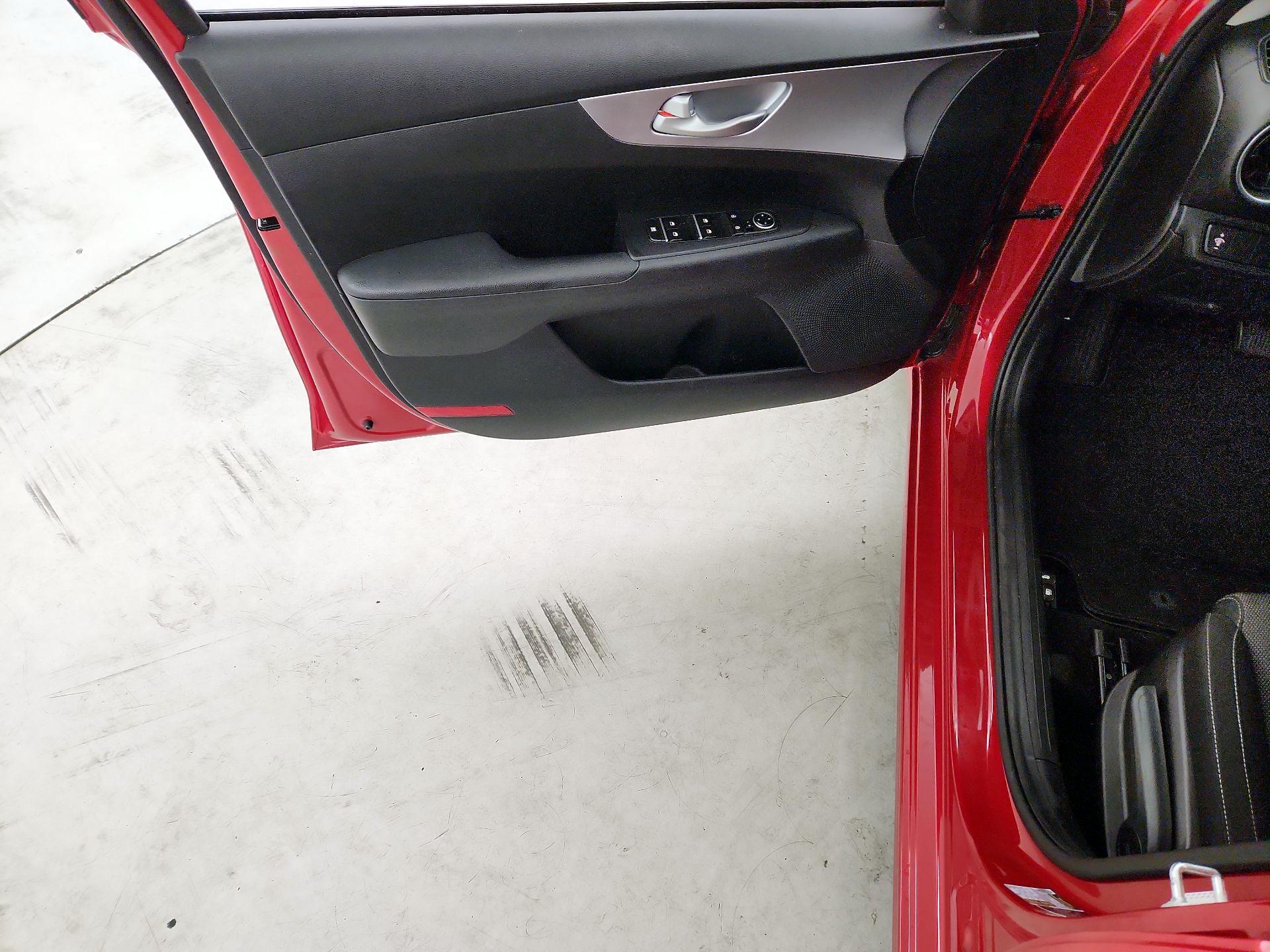 Thumbnail: 2023 Kia Forte - 12