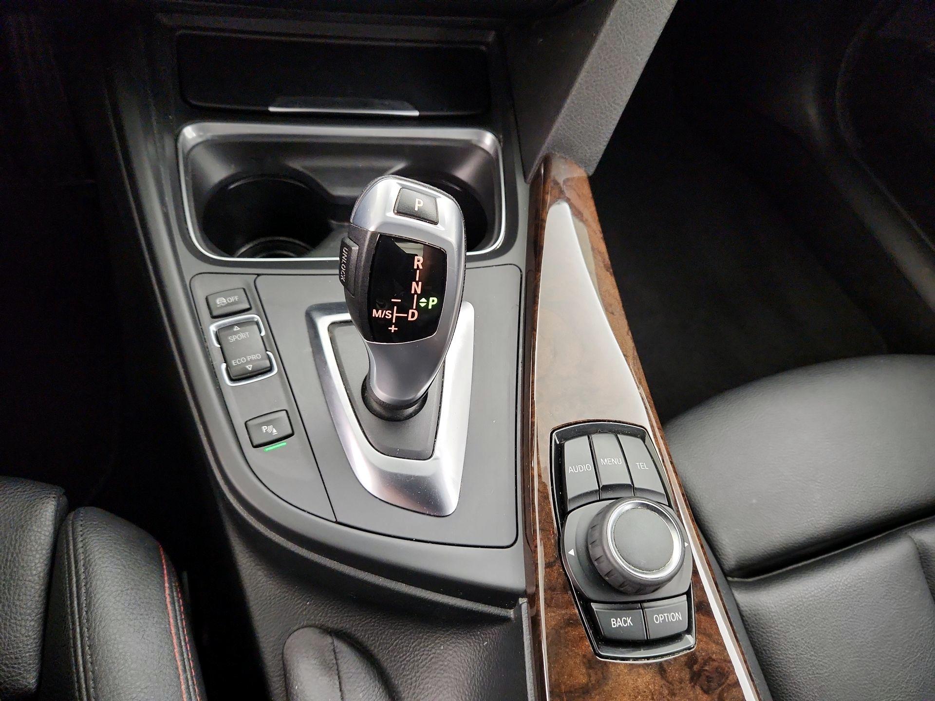 Thumbnail: 2015 BMW 3 Series - 17