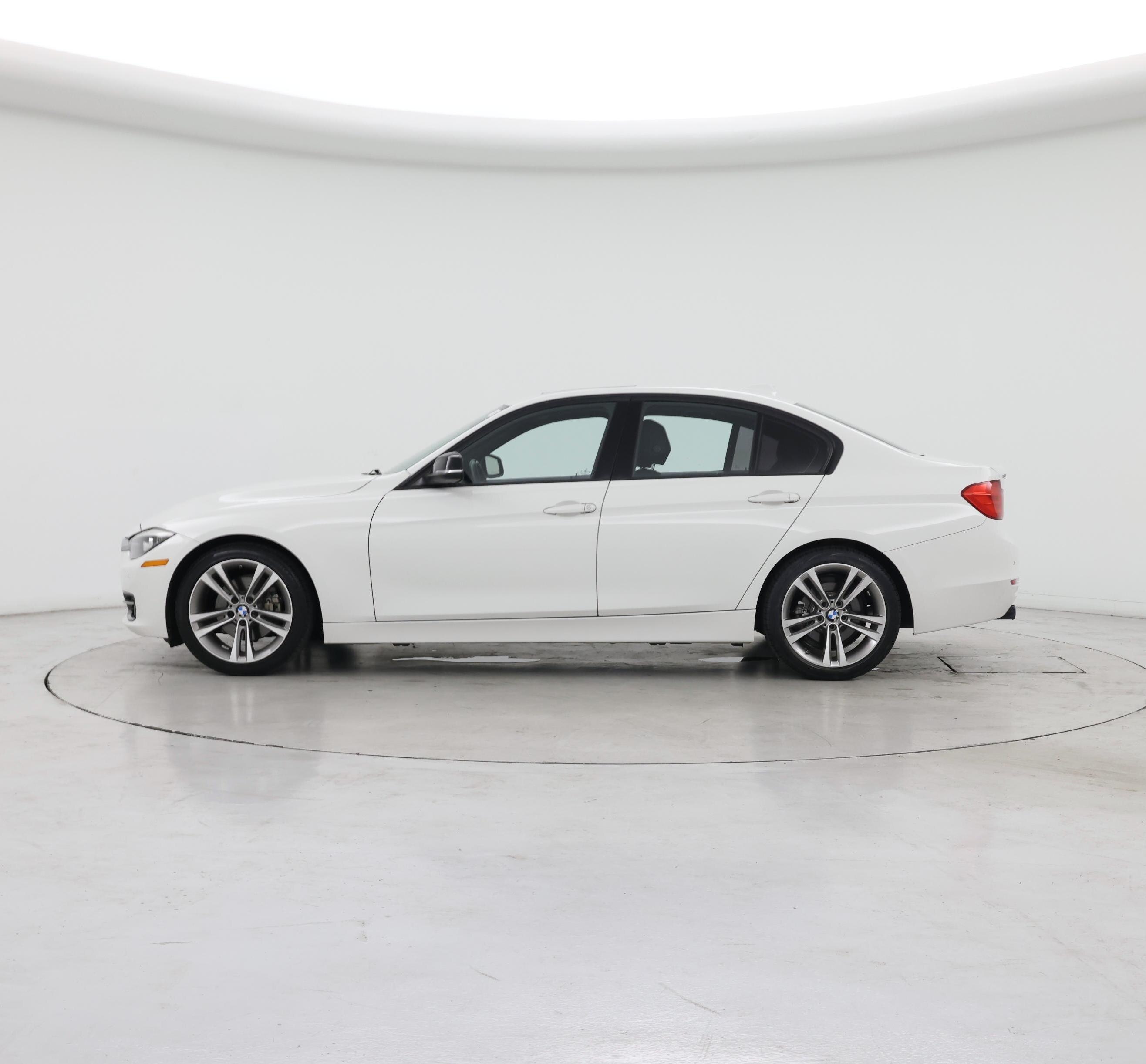 Thumbnail: 2015 BMW 3 Series - 3