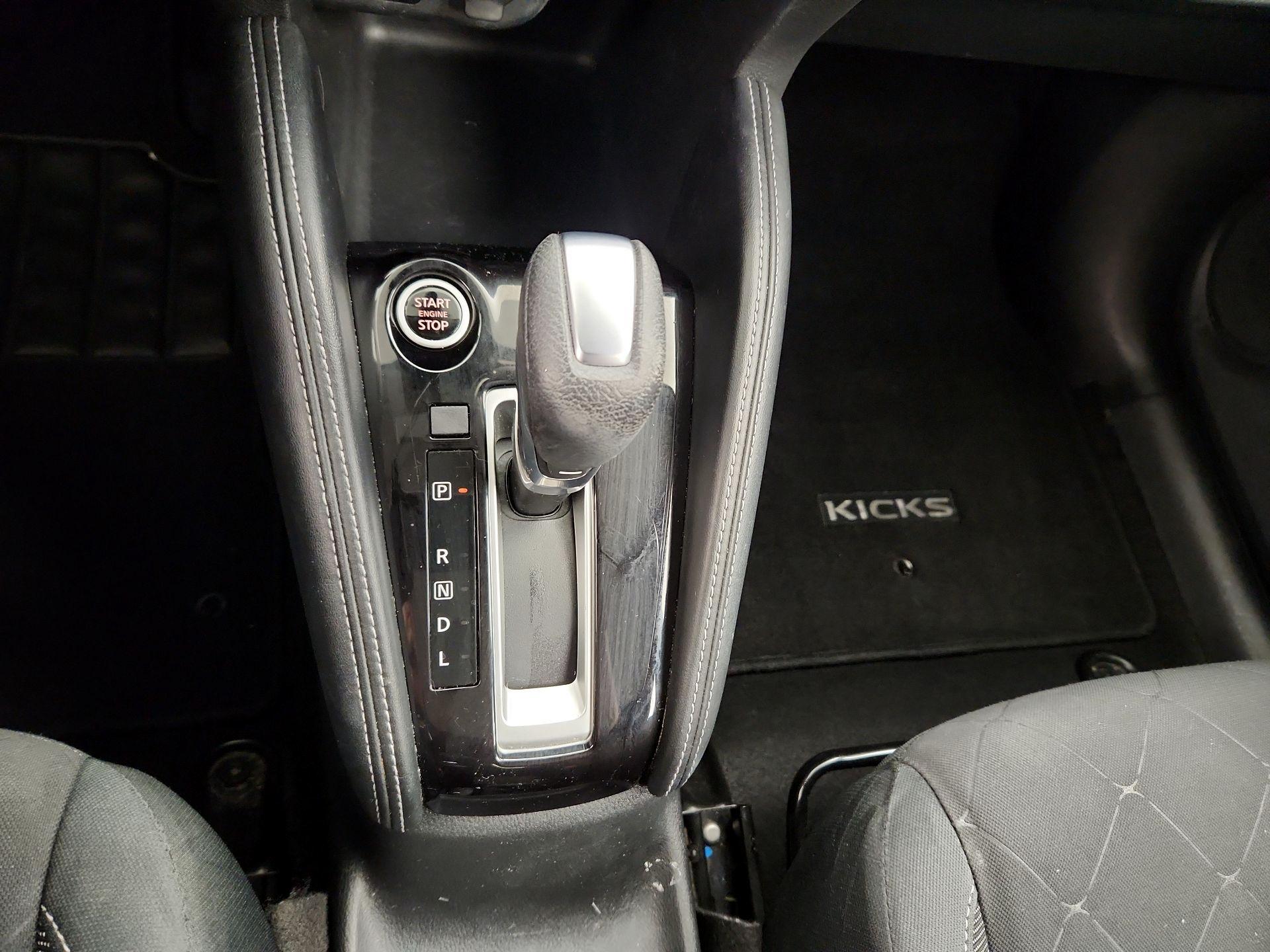 Thumbnail: 2020 Nissan Kicks - 17