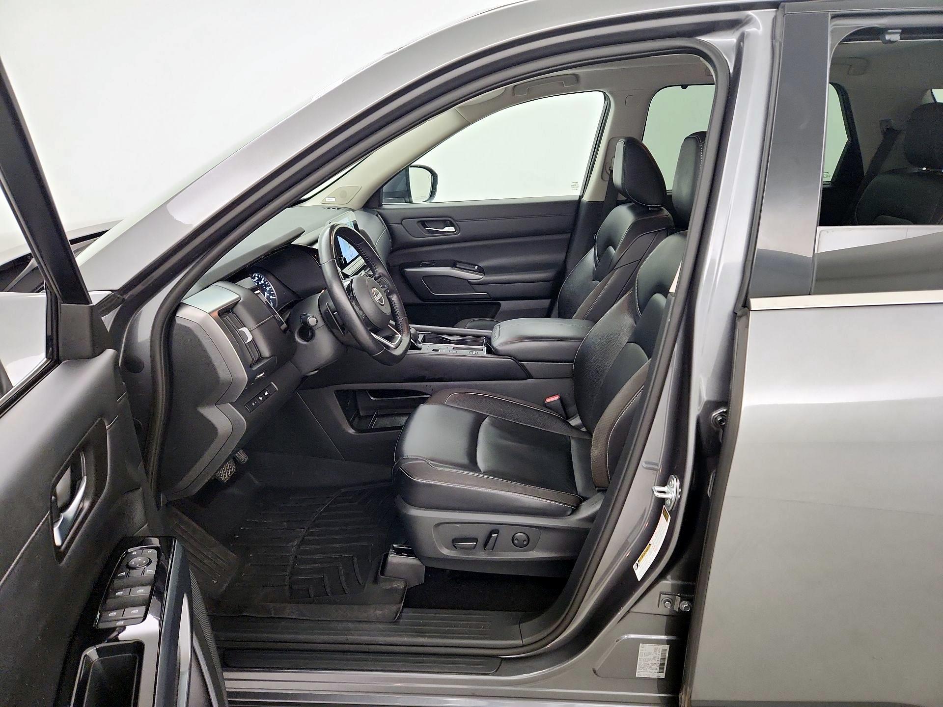 Thumbnail: 2022 Nissan Pathfinder - 11