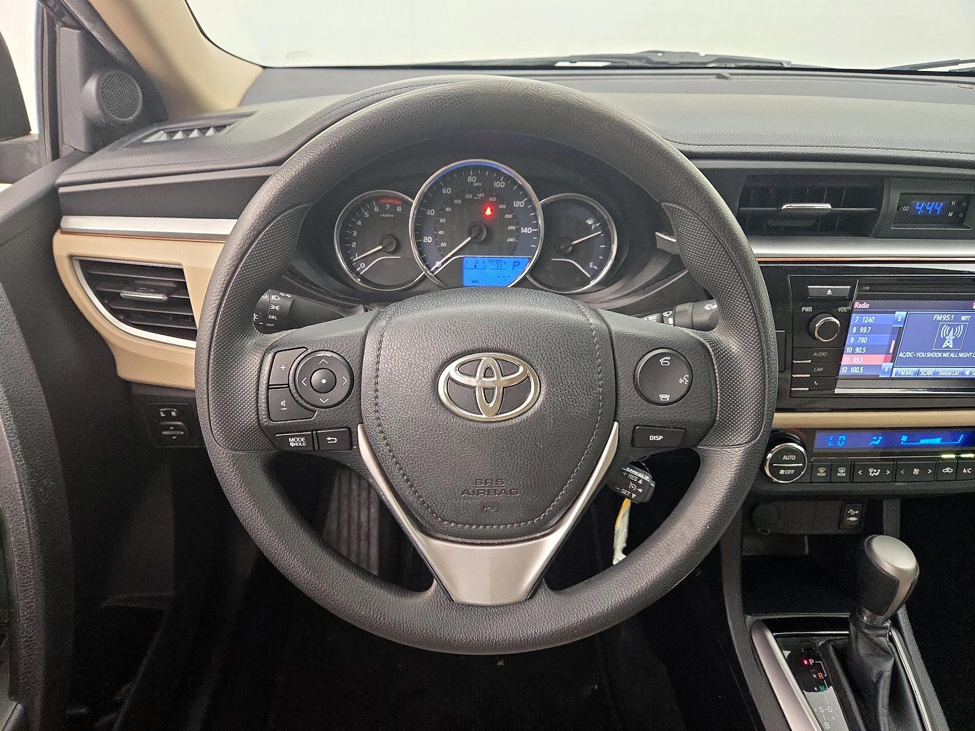 Thumbnail: 2015 Toyota Corolla - 10