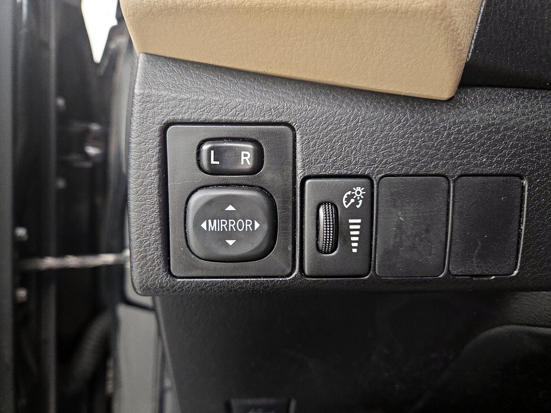 Thumbnail: 2015 Toyota Corolla - 13