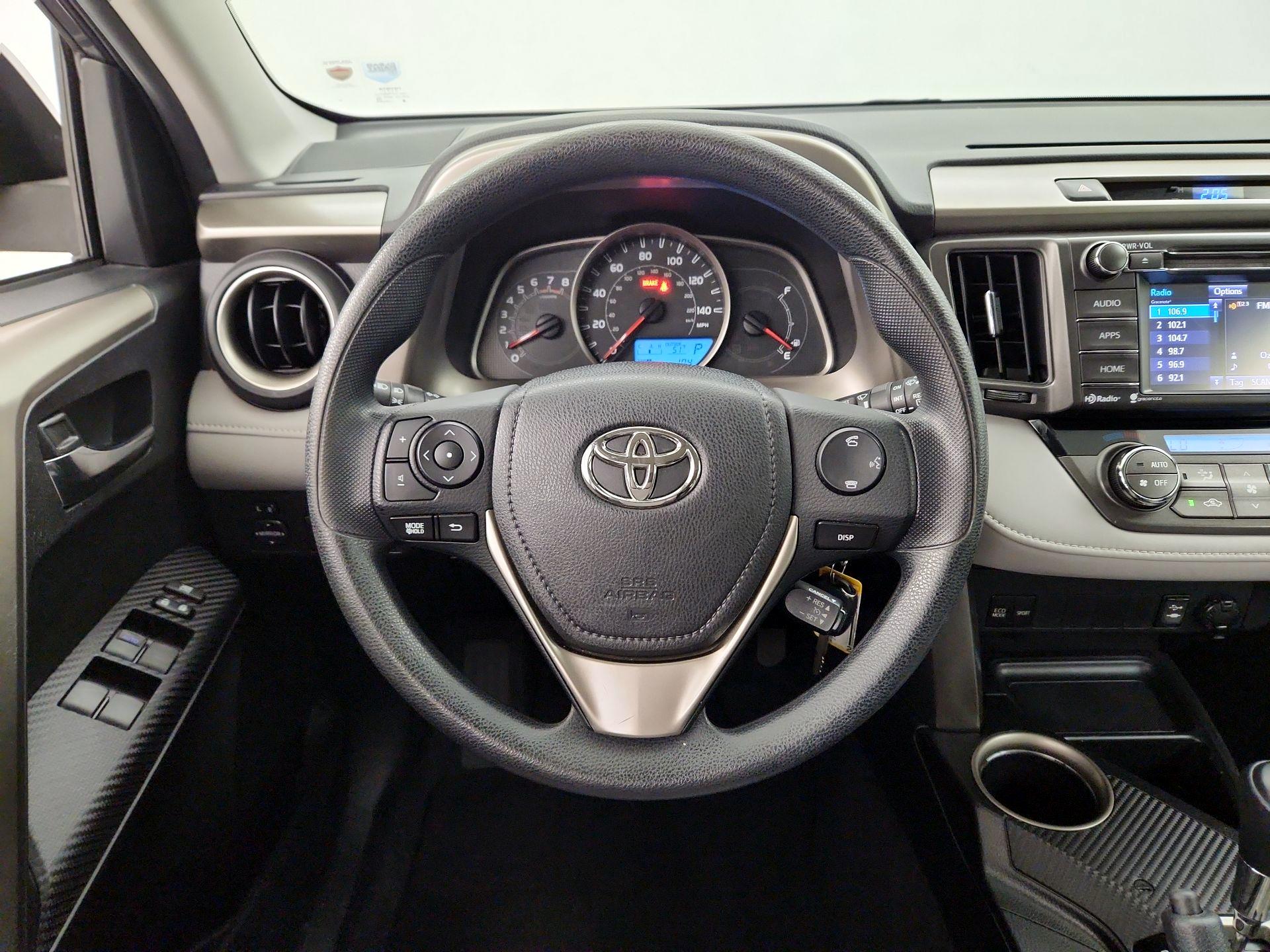 Thumbnail: 2015 Toyota RAV4 - 10
