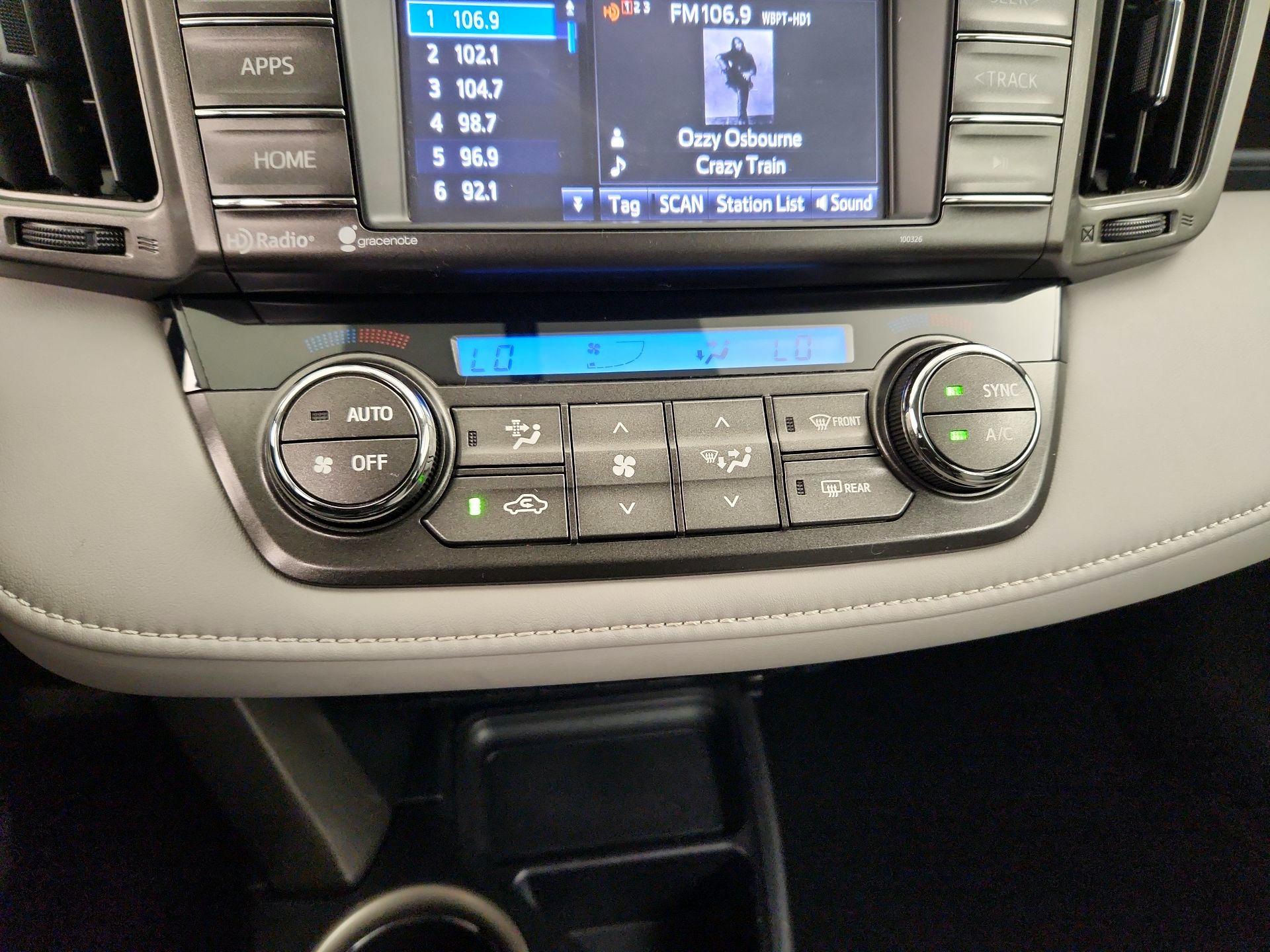 Thumbnail: 2015 Toyota RAV4 - 16