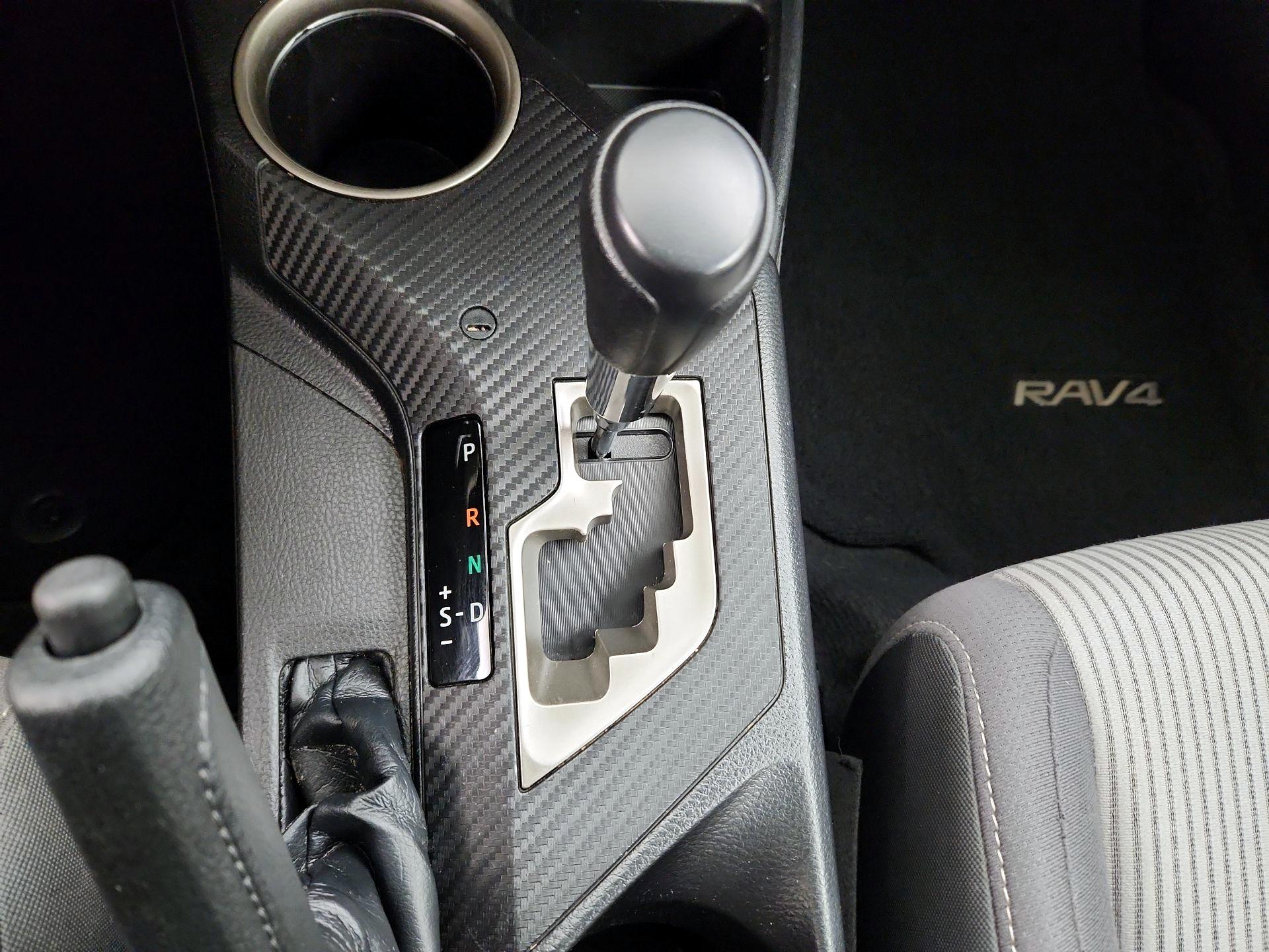 Thumbnail: 2015 Toyota RAV4 - 17