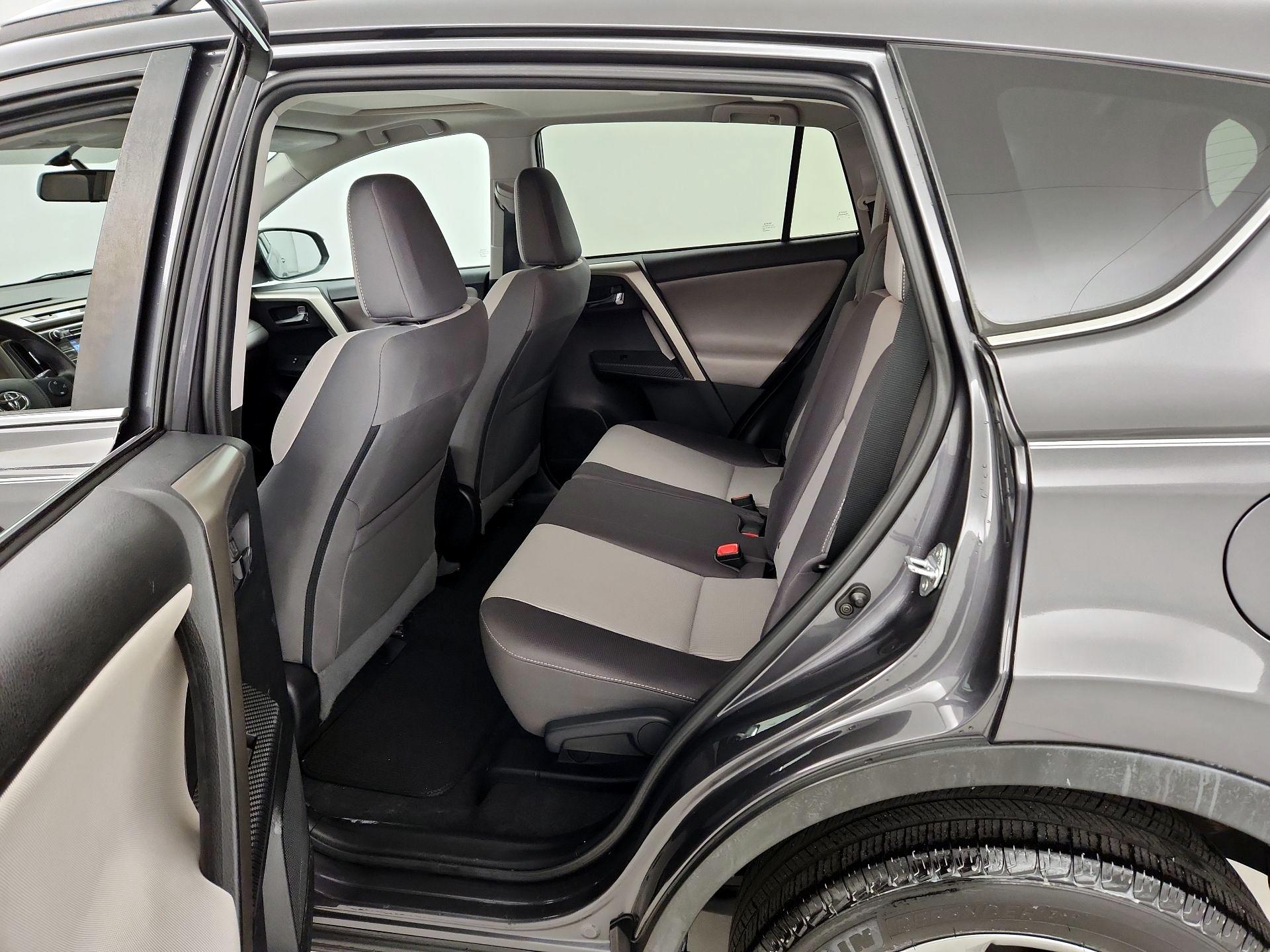 Thumbnail: 2015 Toyota RAV4 - 20