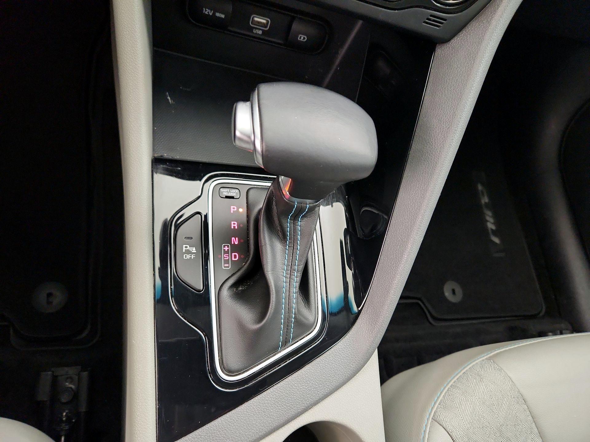 Thumbnail: 2022 Kia Niro - 17