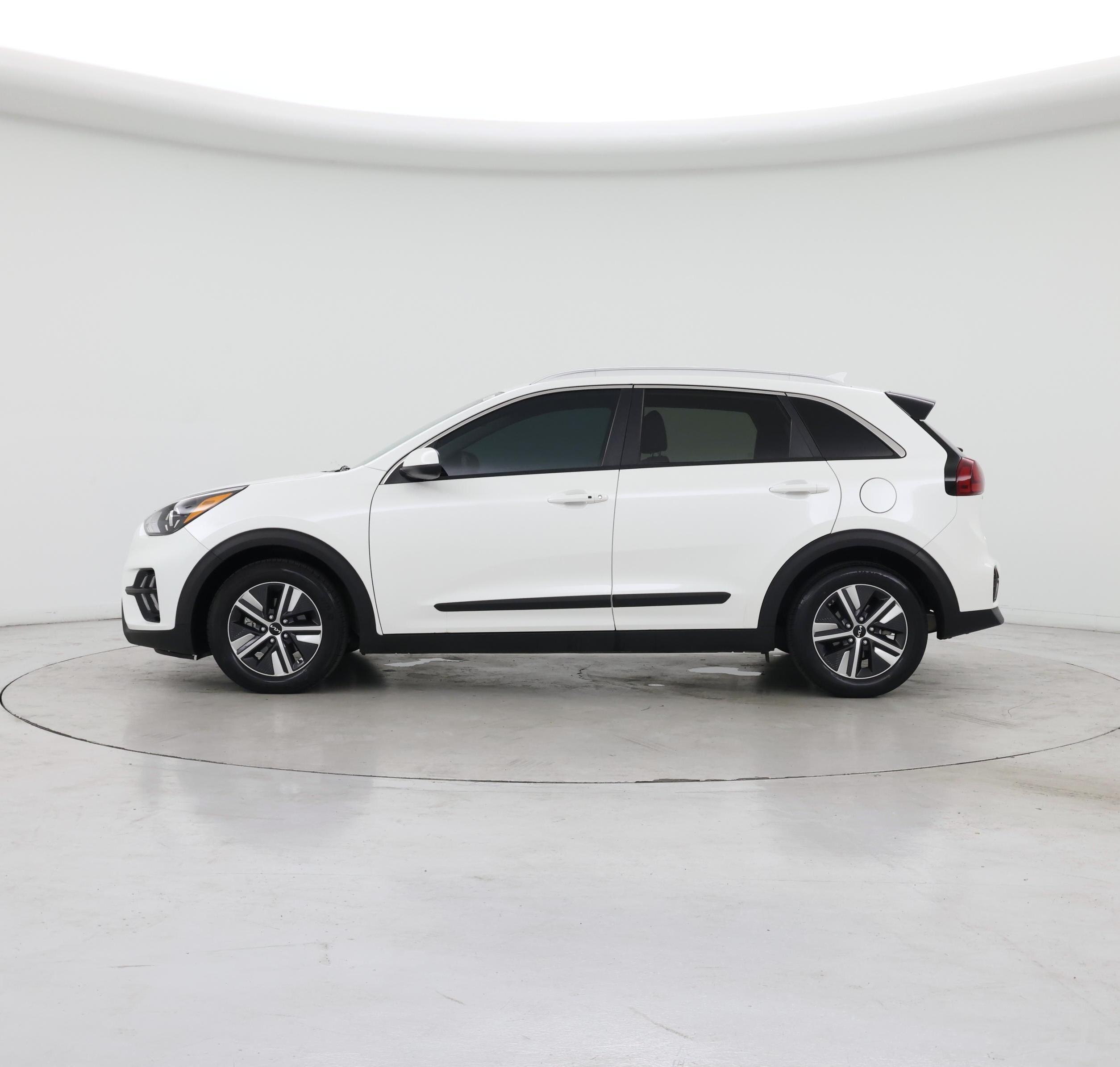 Thumbnail: 2022 Kia Niro - 3