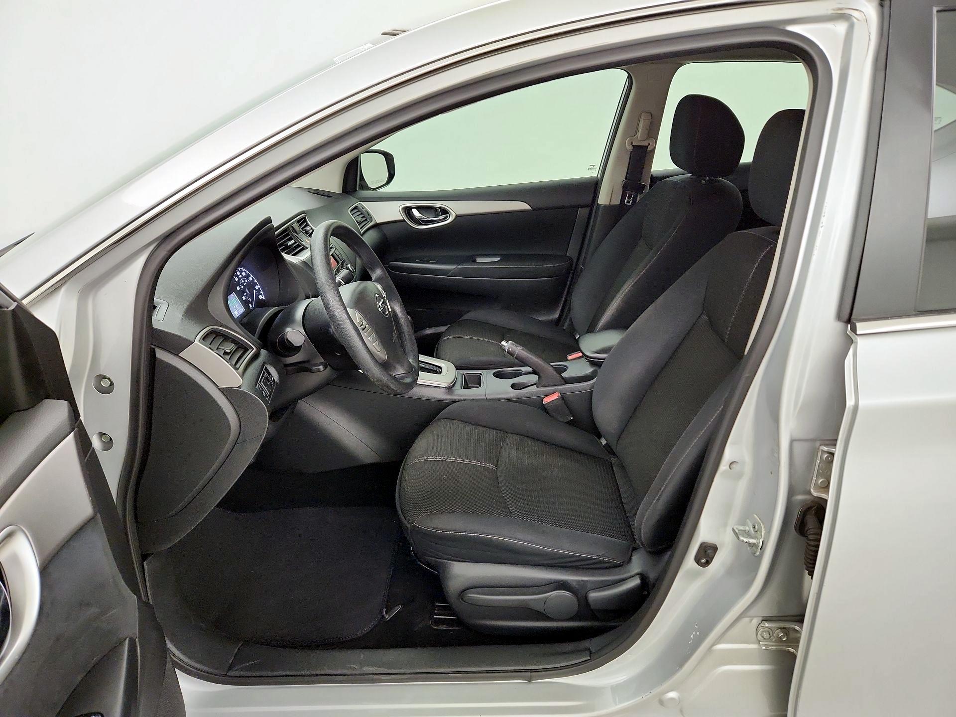 Thumbnail: 2015 Nissan Sentra - 9