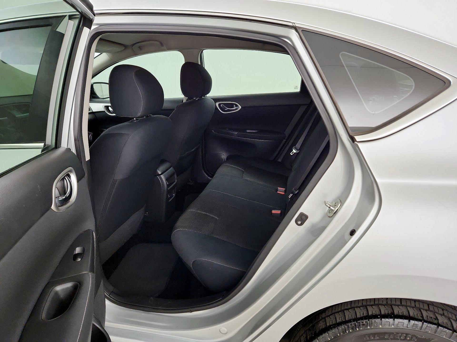 Thumbnail: 2015 Nissan Sentra - 16