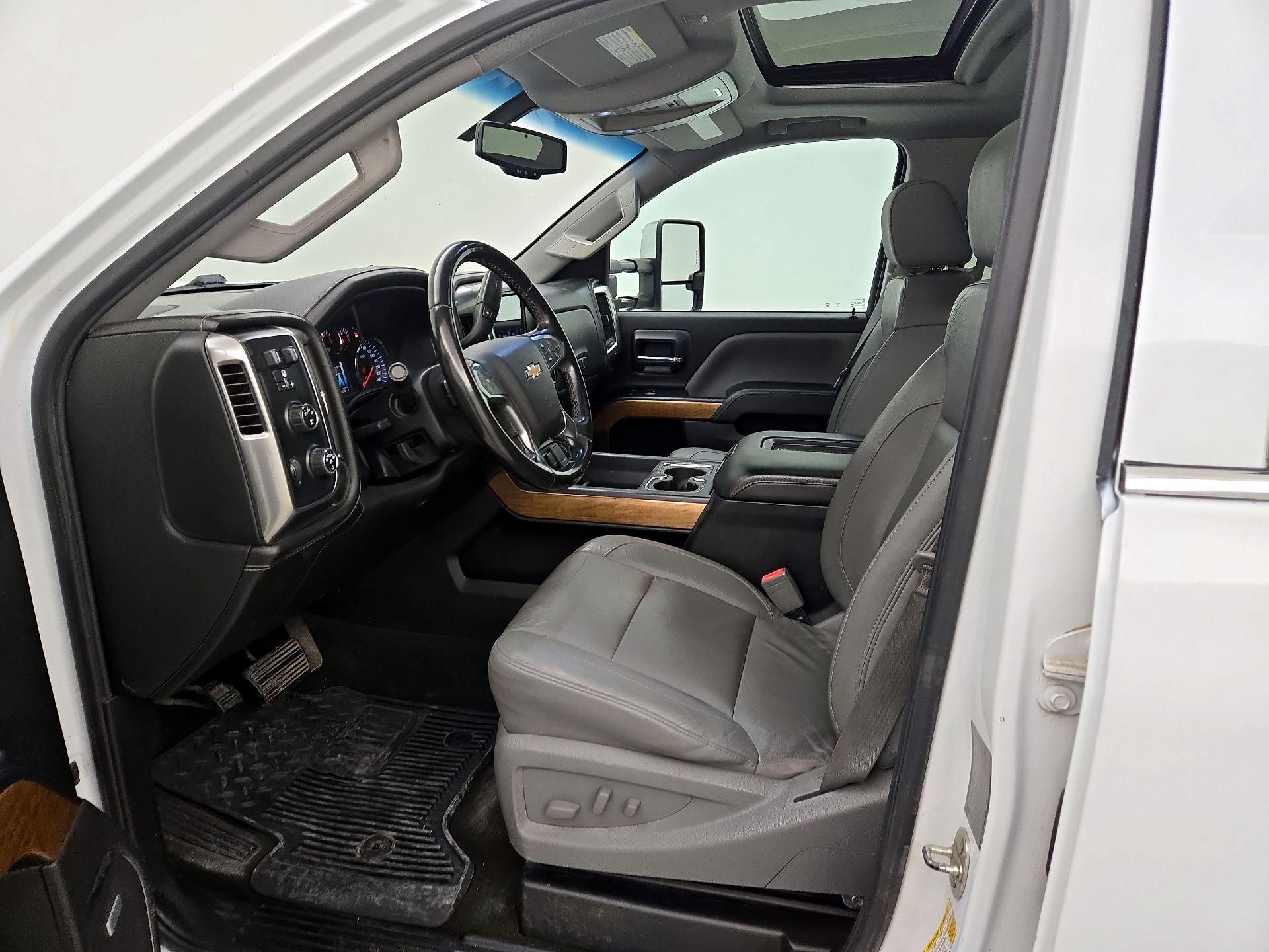 Thumbnail: 2016 Chevrolet Silverado 3500 - 11