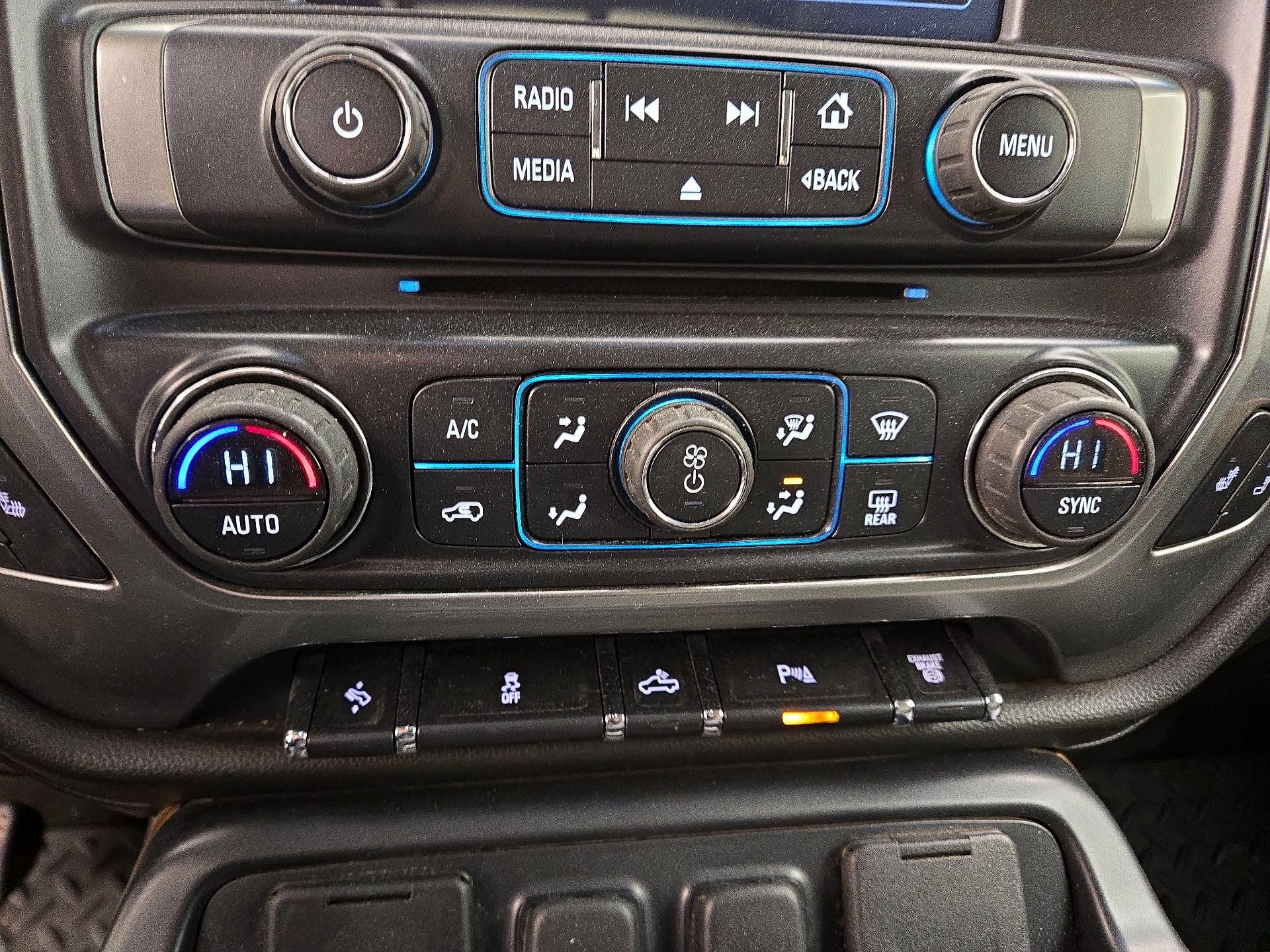 Thumbnail: 2016 Chevrolet Silverado 3500 - 16