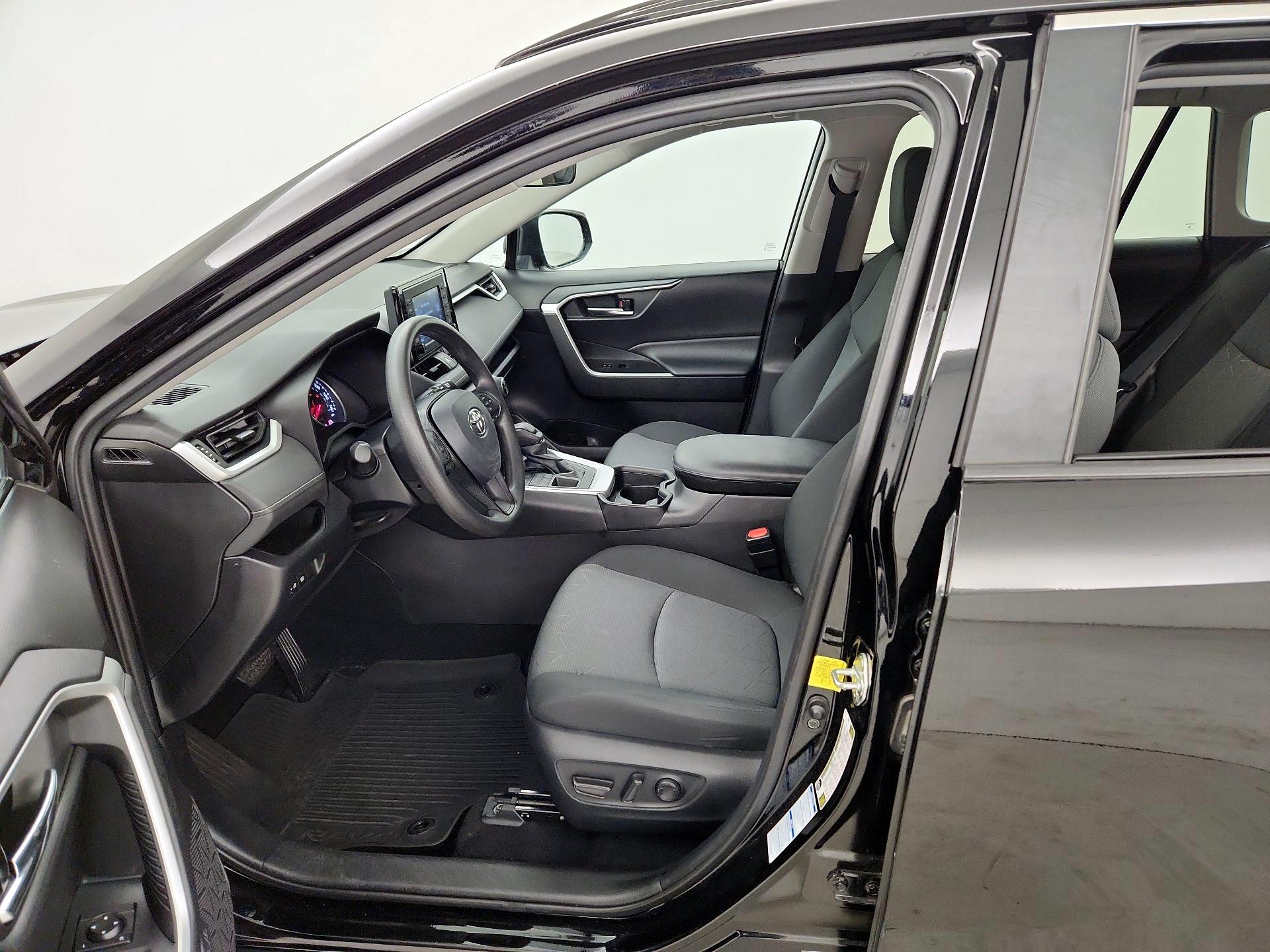 Thumbnail: 2021 Toyota RAV4 - 11