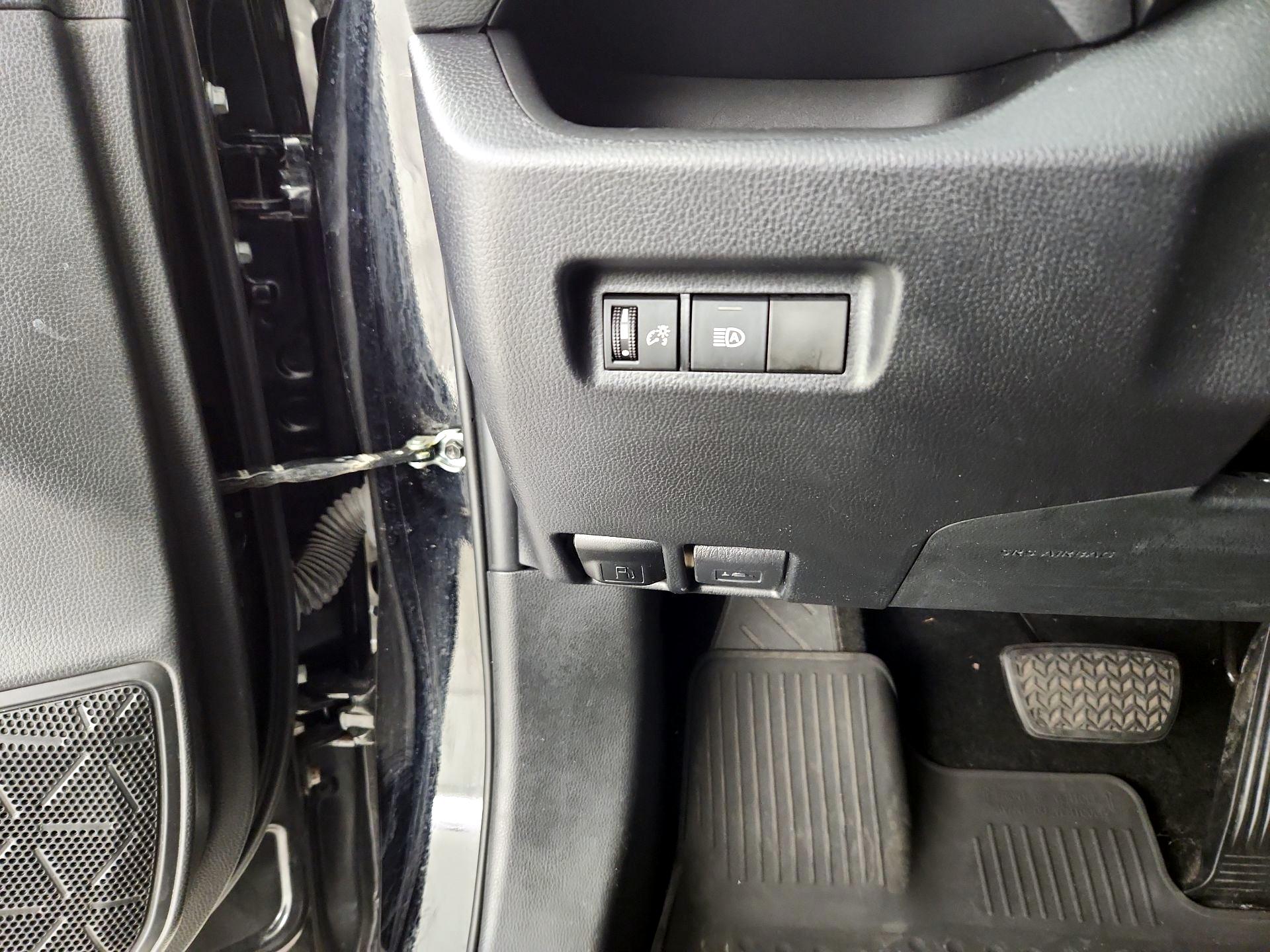 Thumbnail: 2021 Toyota RAV4 - 13