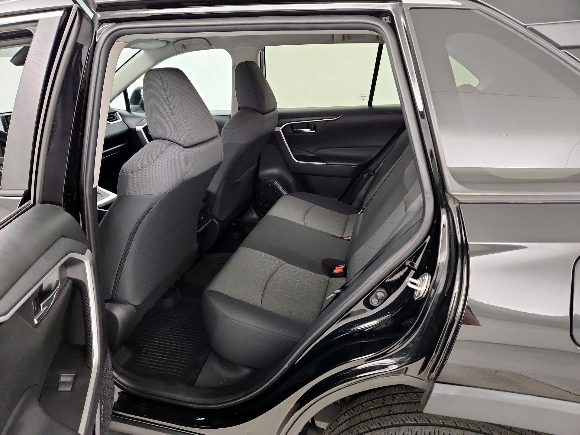 Thumbnail: 2021 Toyota RAV4 - 19