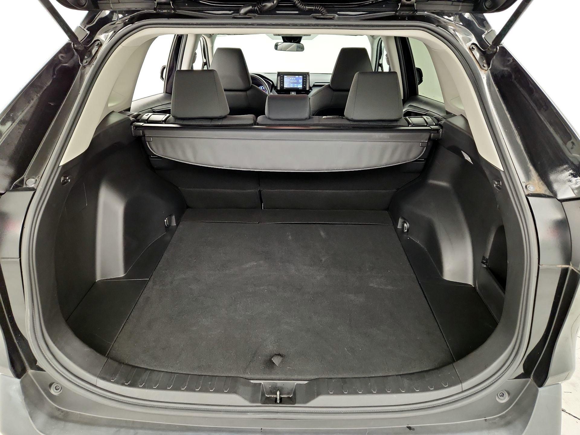 Thumbnail: 2021 Toyota RAV4 - 20