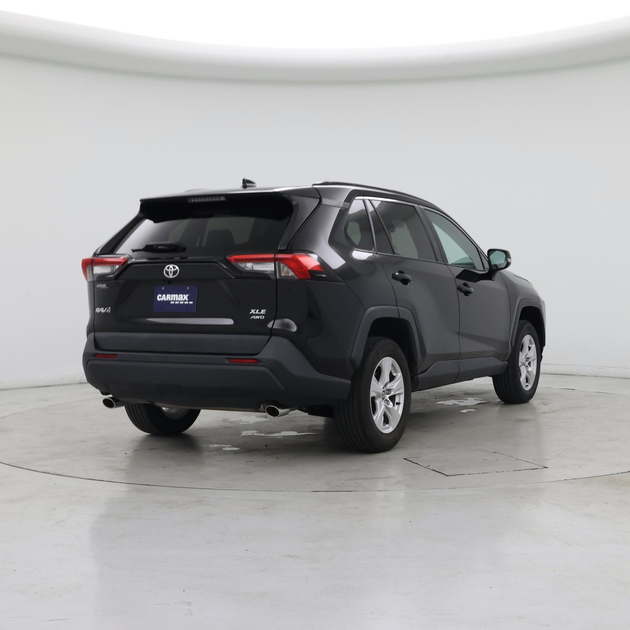 Thumbnail: 2021 Toyota RAV4 - 8