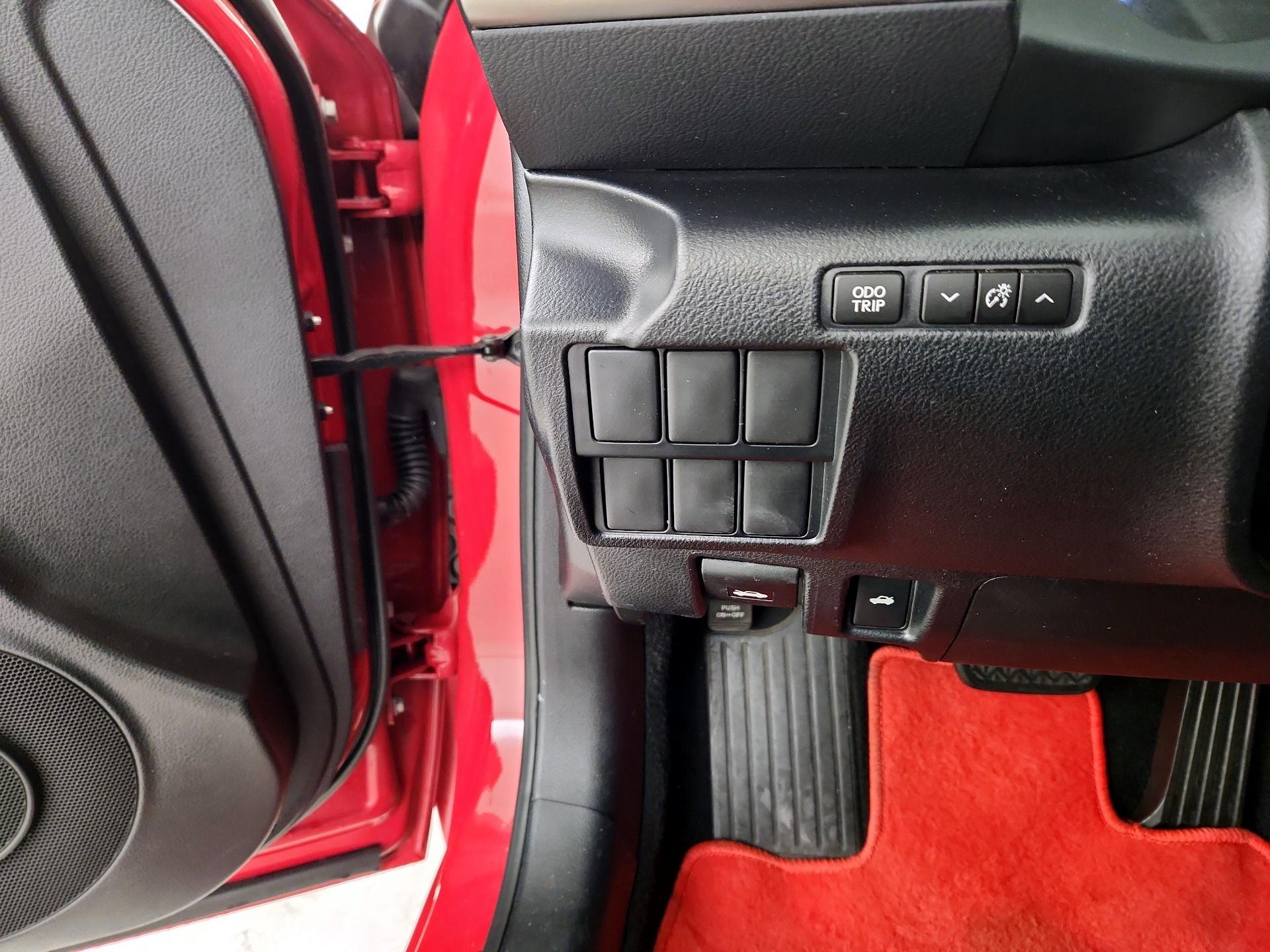 Thumbnail: 2016 Lexus IS - 13