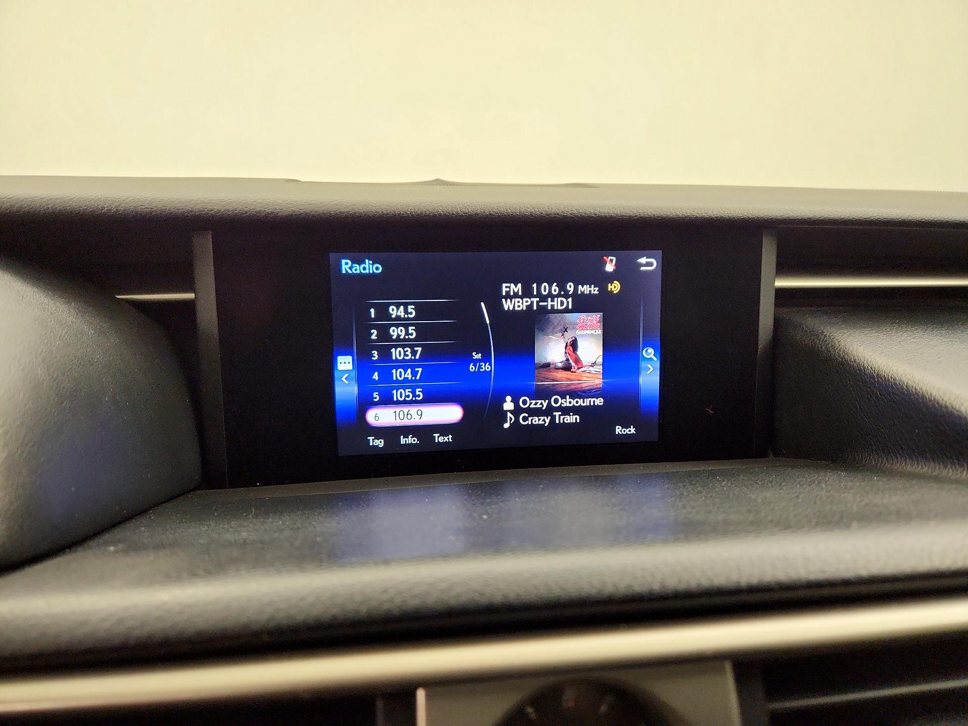 Thumbnail: 2016 Lexus IS - 15