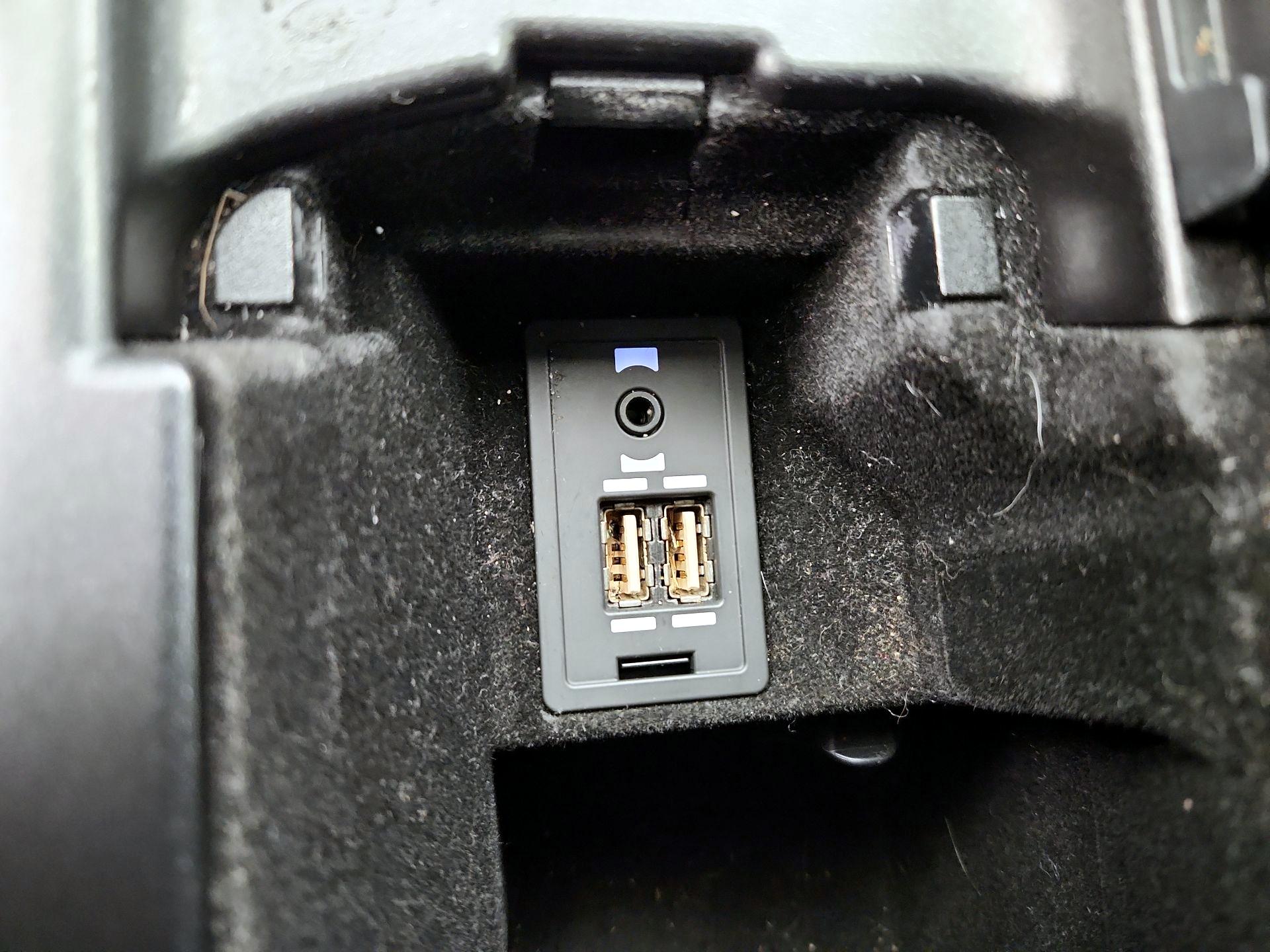 Thumbnail: 2016 Lexus IS - 18