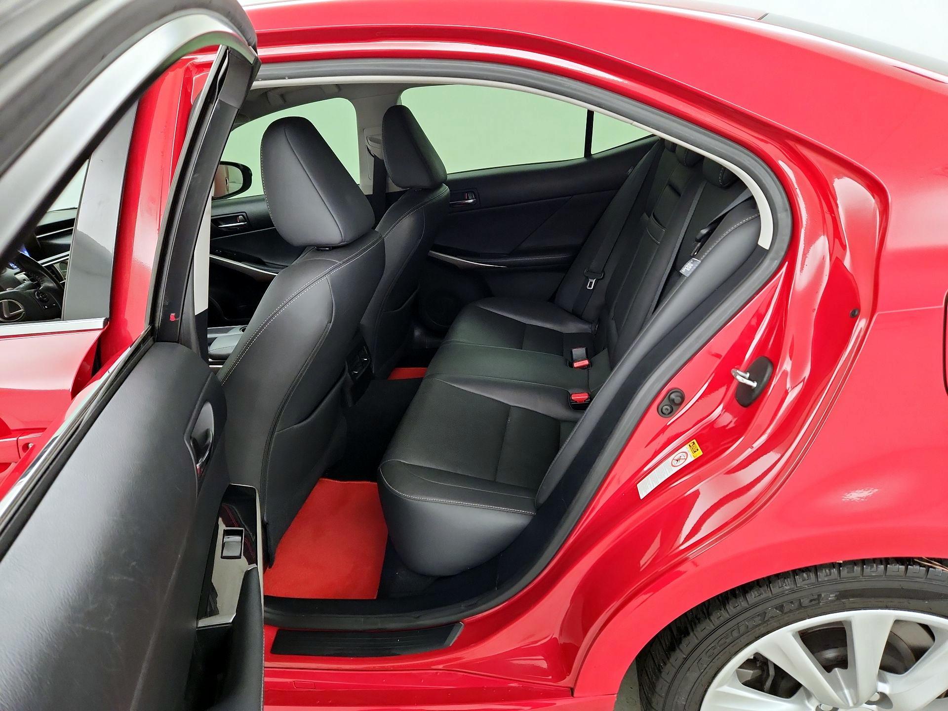 Thumbnail: 2016 Lexus IS - 20