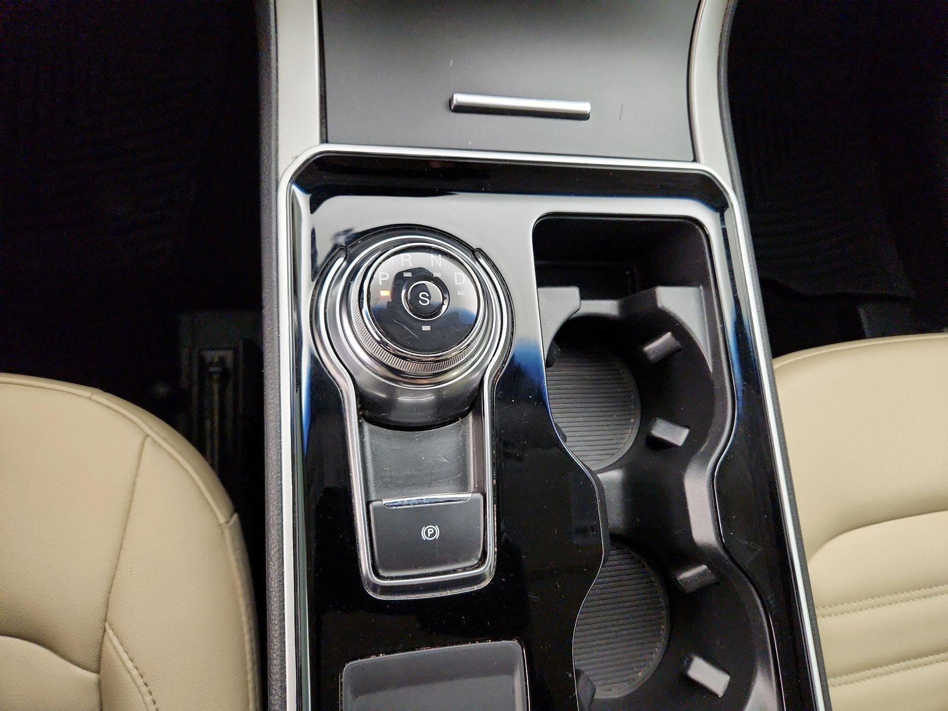 Thumbnail: 2020 Ford Edge - 18