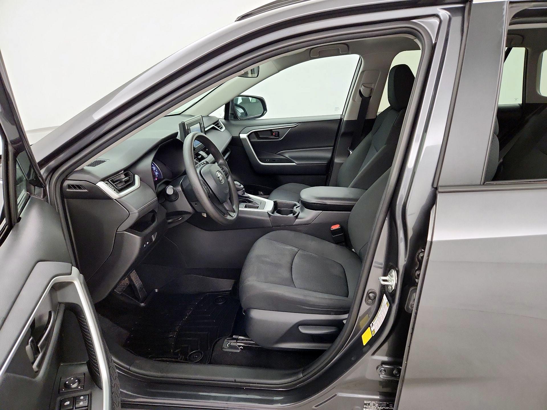 Thumbnail: 2021 Toyota RAV4 - 11