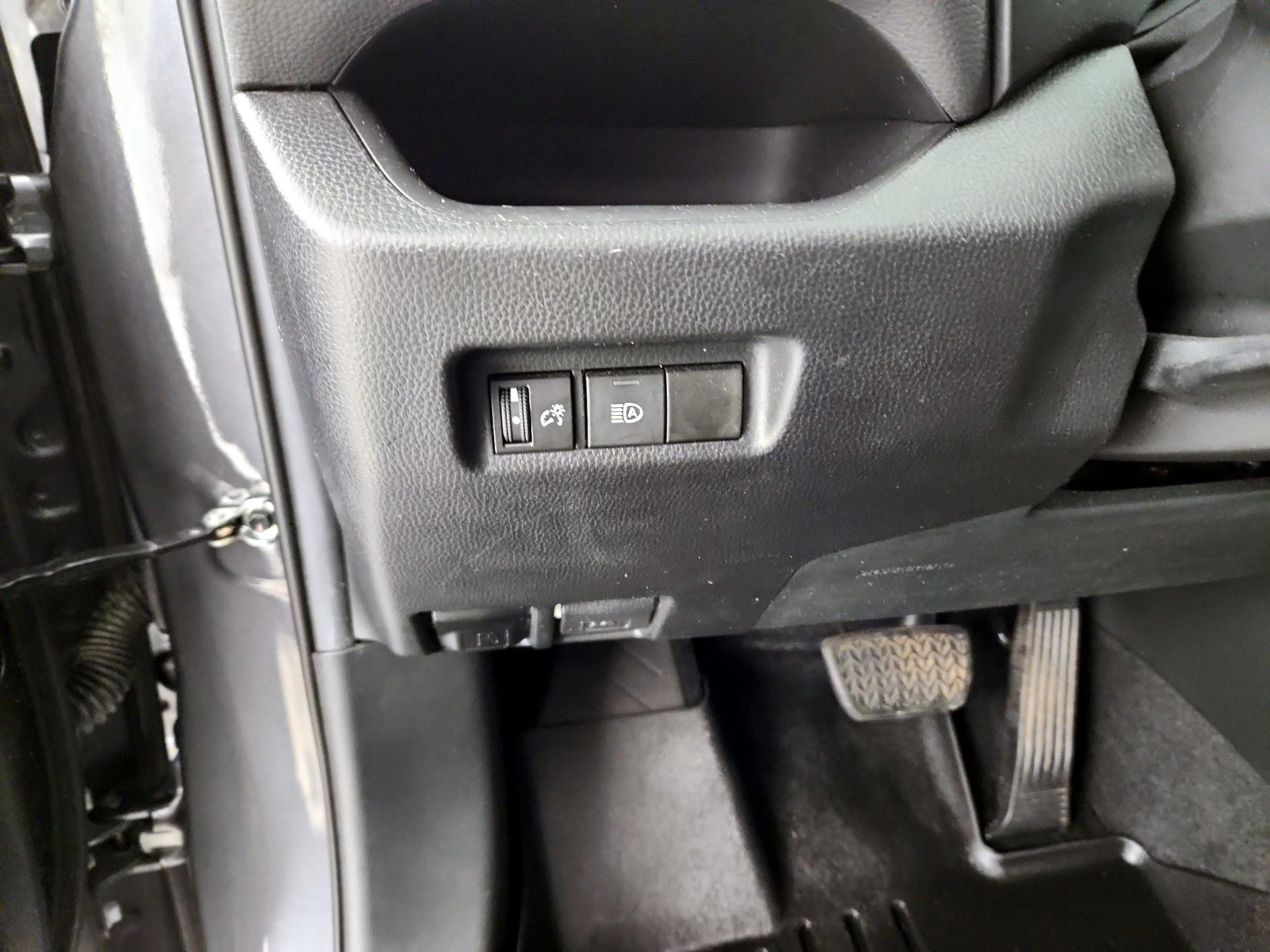 Thumbnail: 2021 Toyota RAV4 - 13