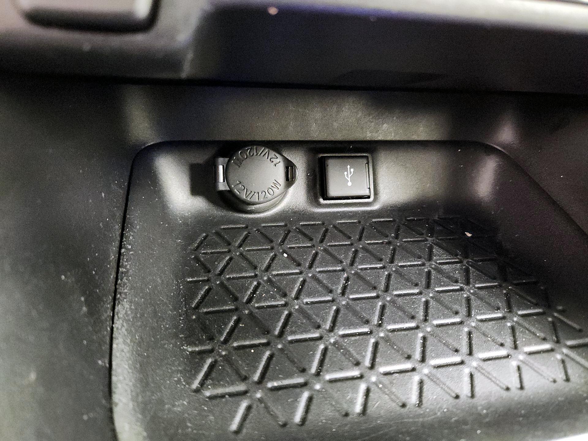 Thumbnail: 2021 Toyota RAV4 - 18