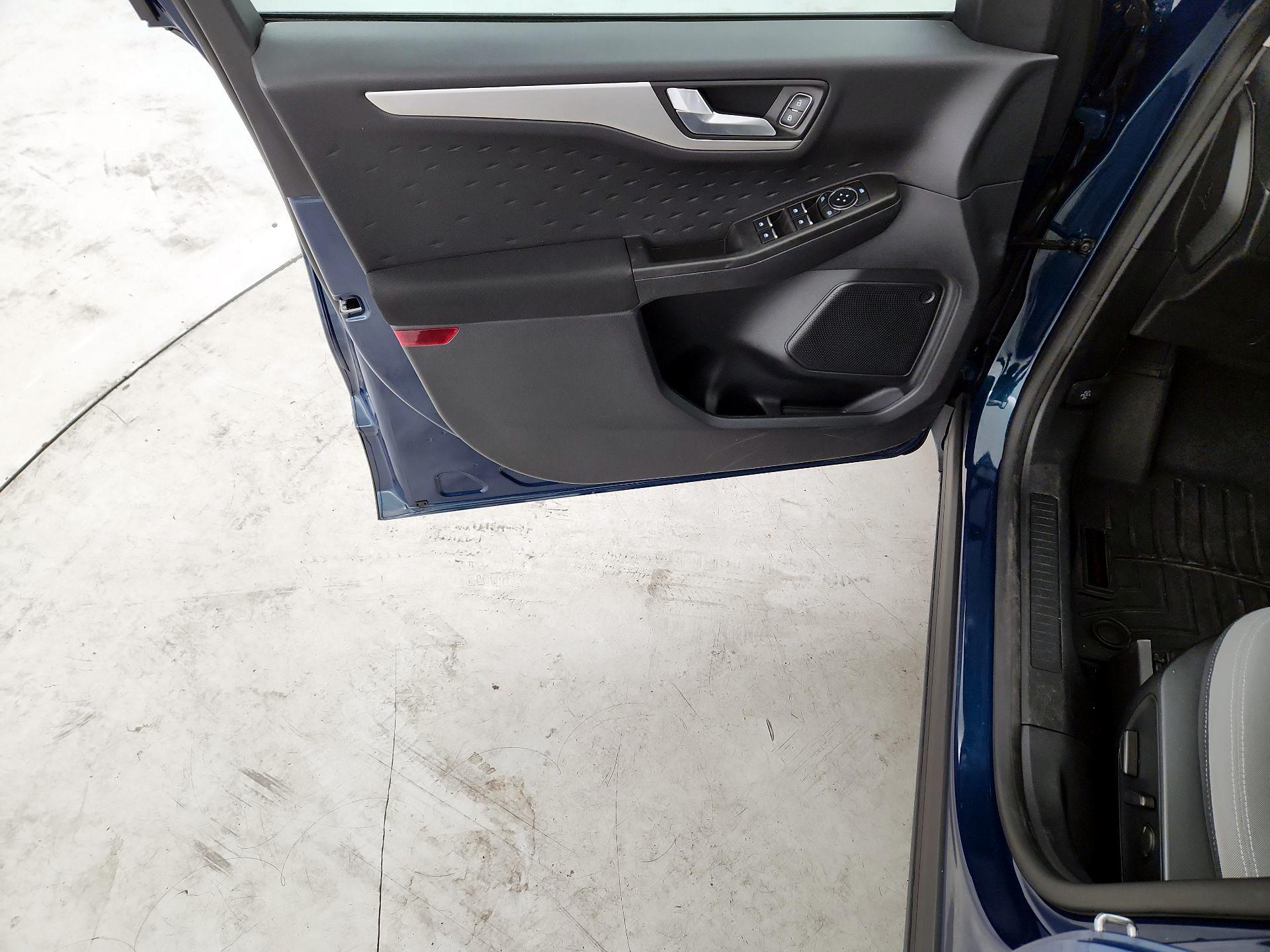 Thumbnail: 2020 Ford Escape - 10