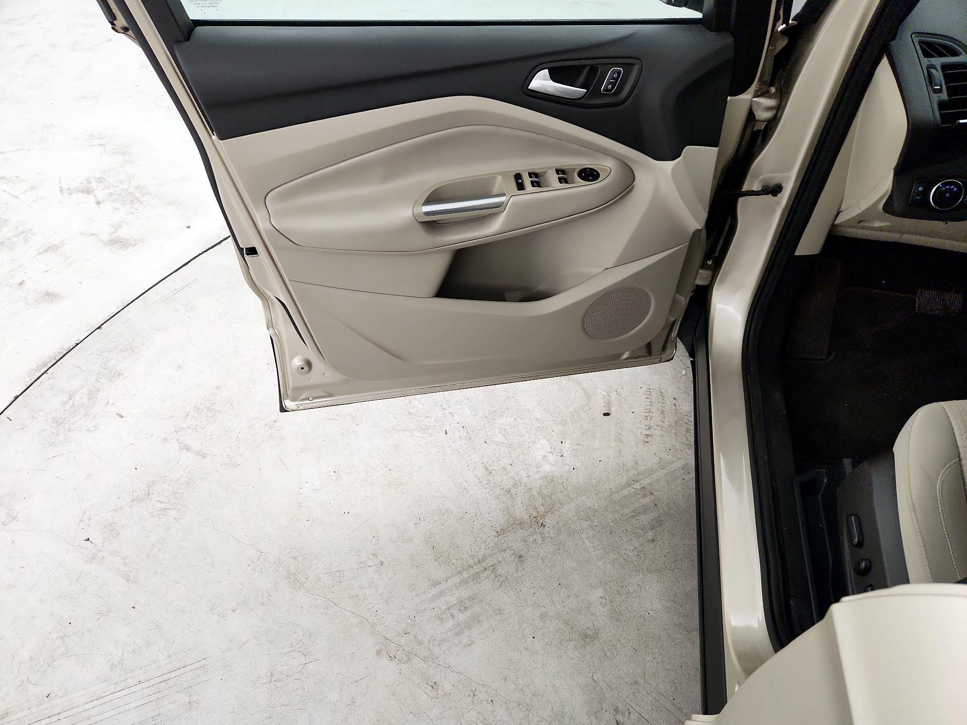 Thumbnail: 2017 Ford Escape - 10