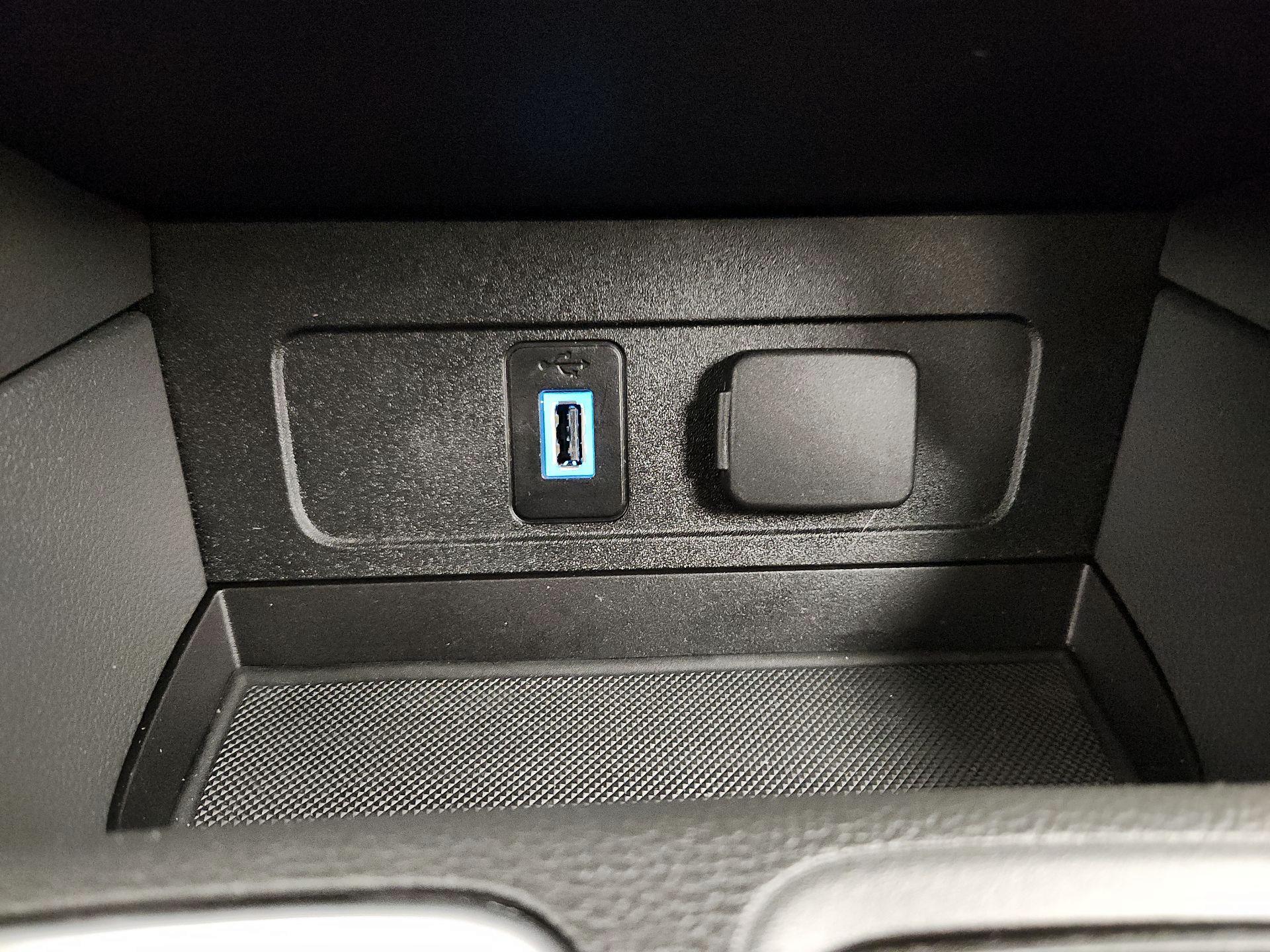 Thumbnail: 2017 Ford Escape - 16