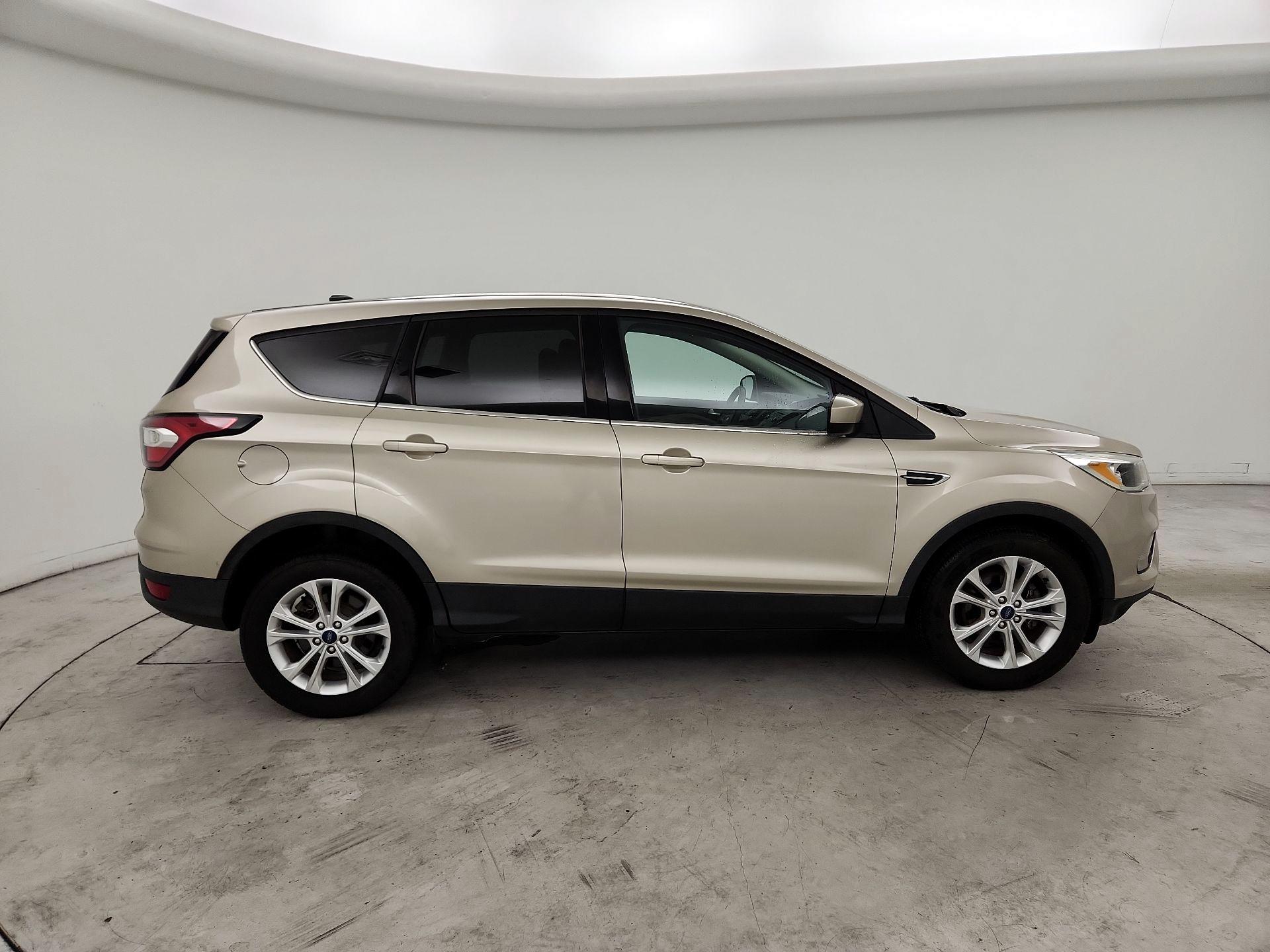 Thumbnail: 2017 Ford Escape - 4