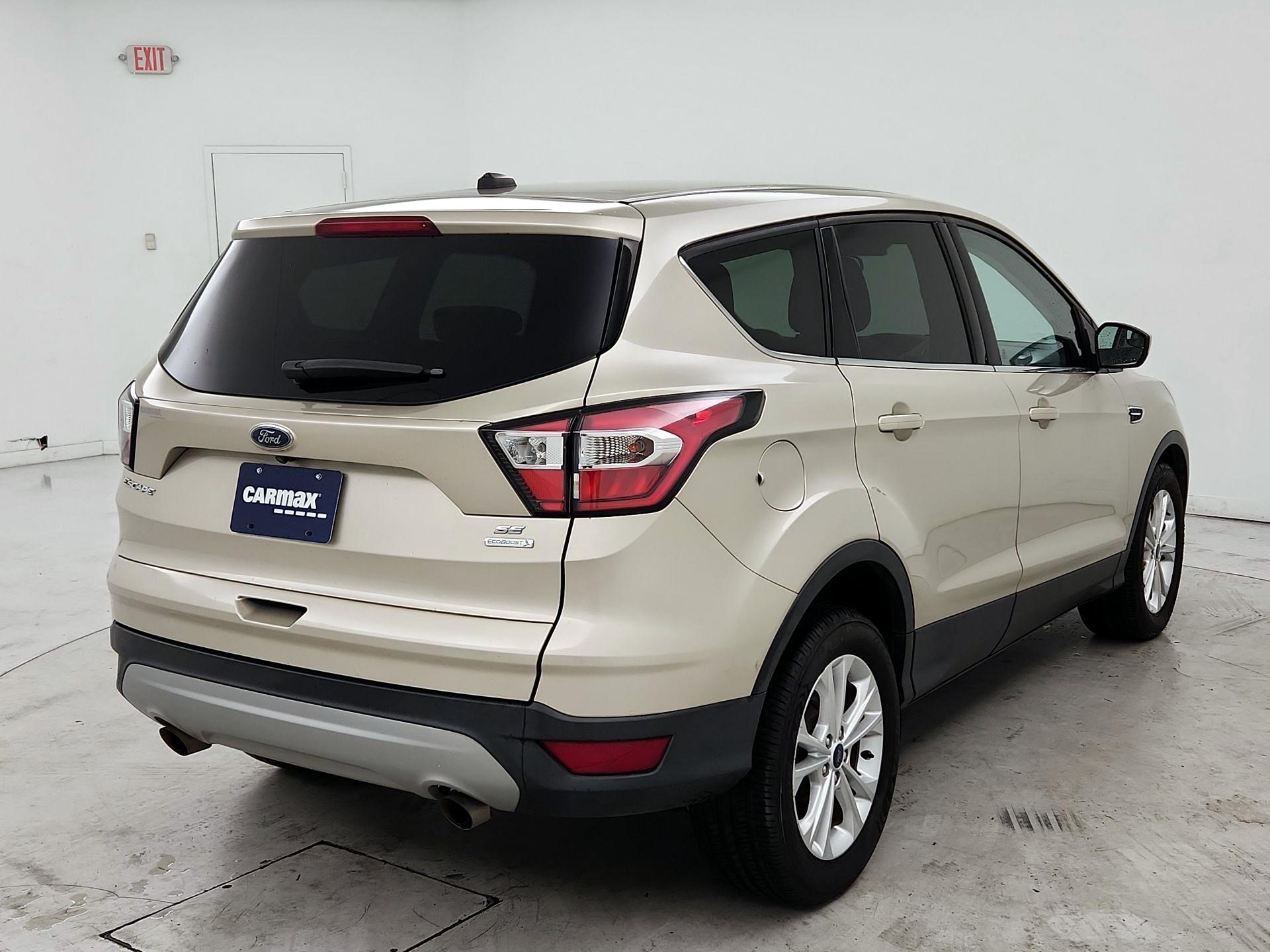 Thumbnail: 2017 Ford Escape - 5