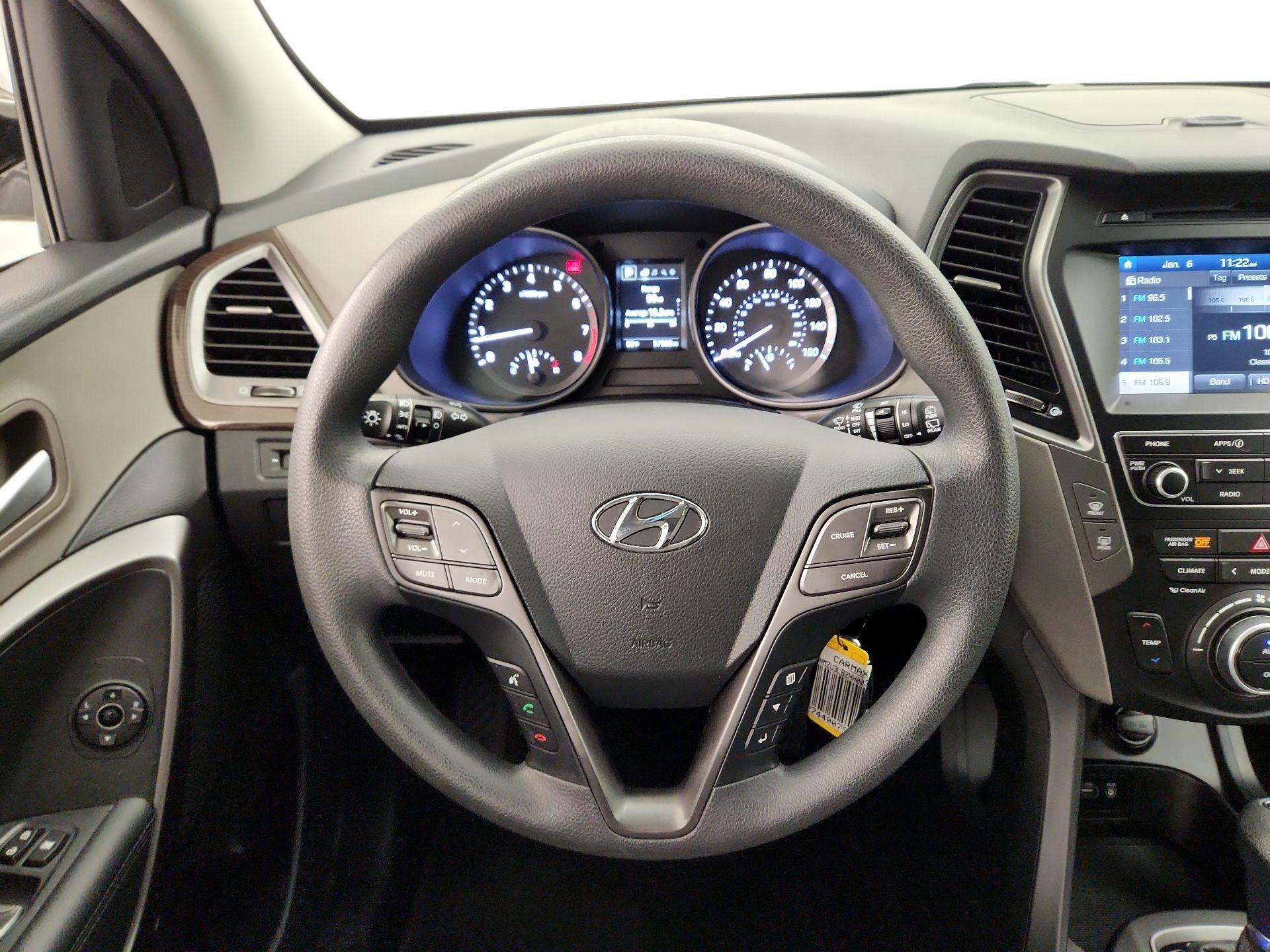 Thumbnail: 2017 Hyundai Santa Fe - 10