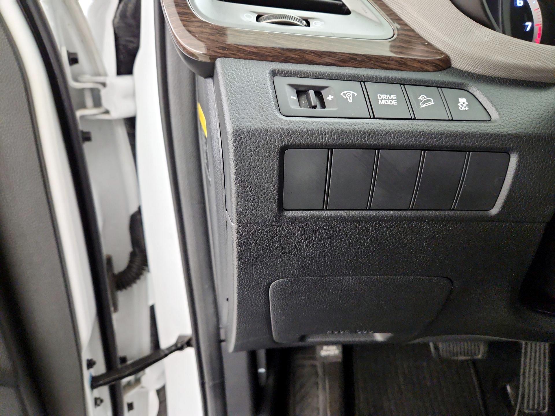 Thumbnail: 2017 Hyundai Santa Fe - 13