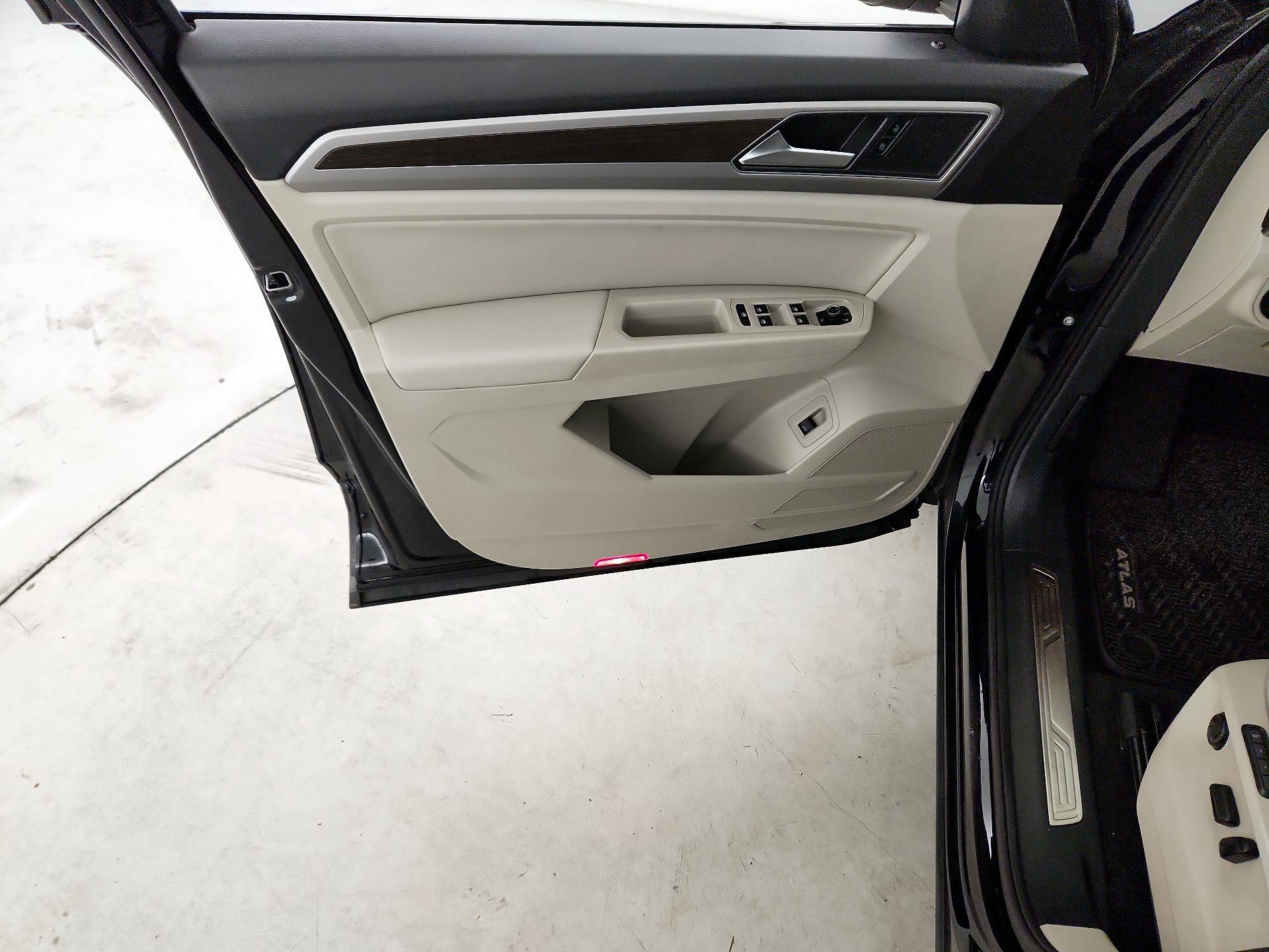 Thumbnail: 2019 Volkswagen Atlas - 12