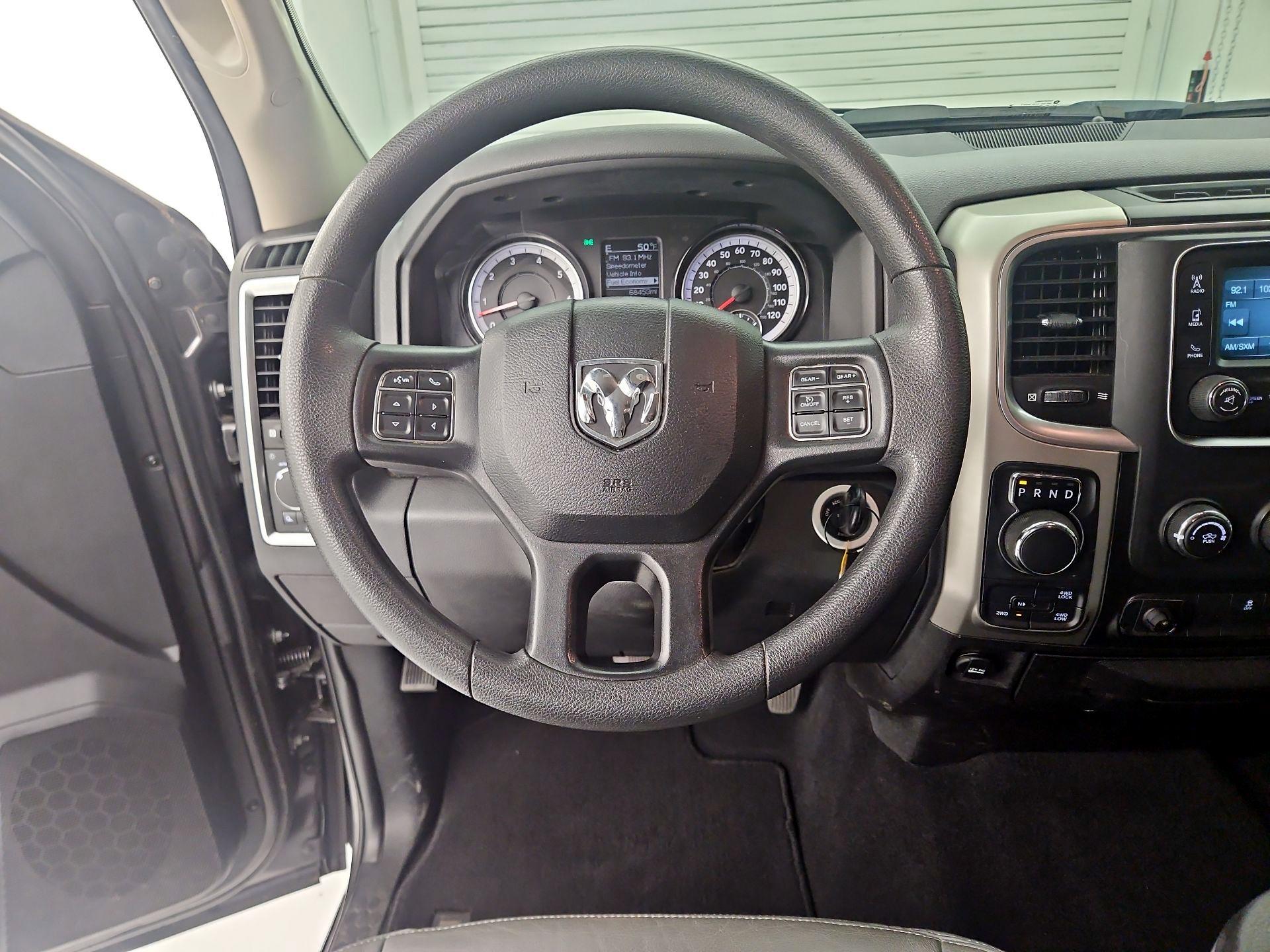 Thumbnail: 2020 RAM 1500 Classic - 10