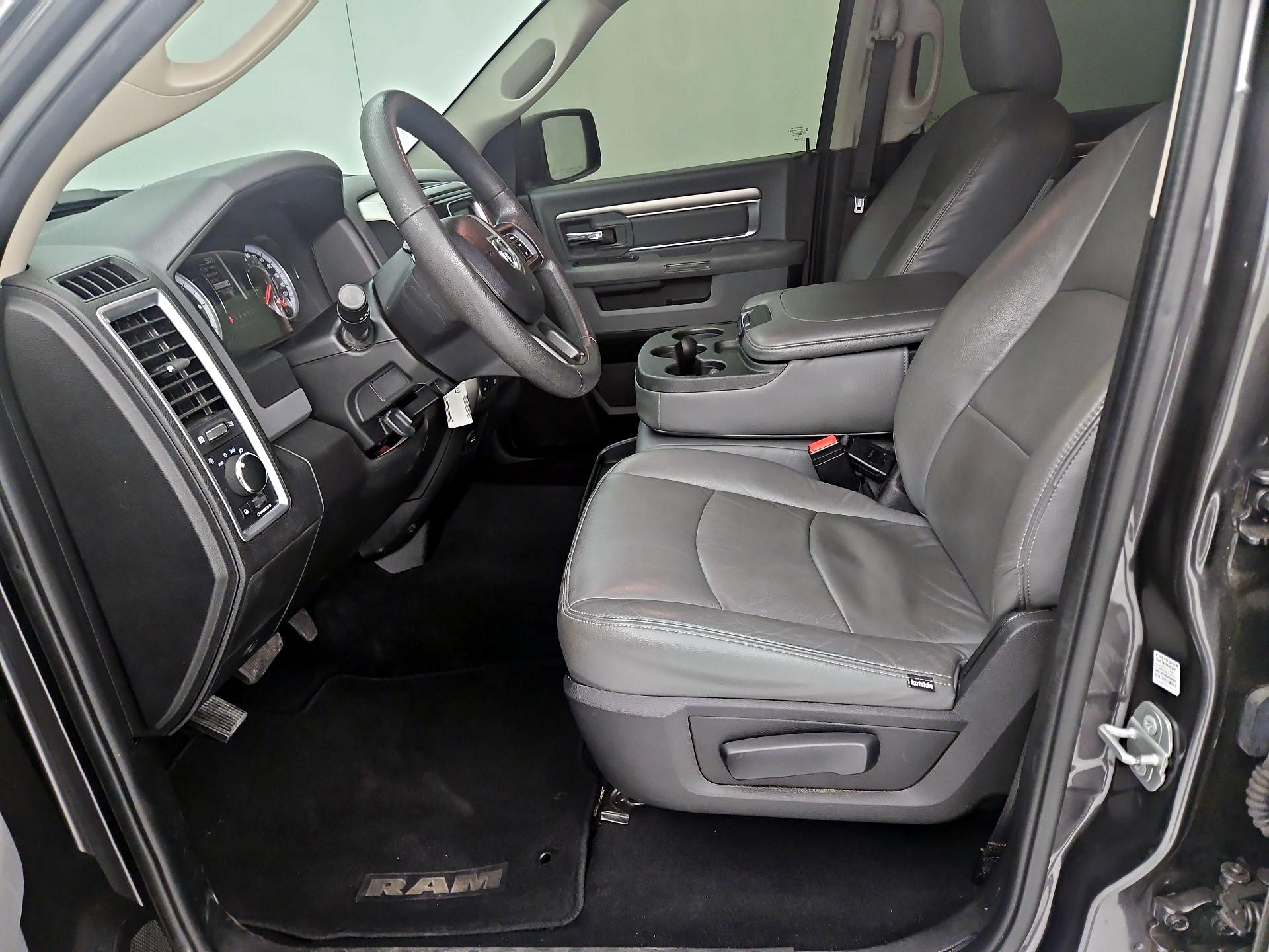 Thumbnail: 2020 RAM 1500 Classic - 11