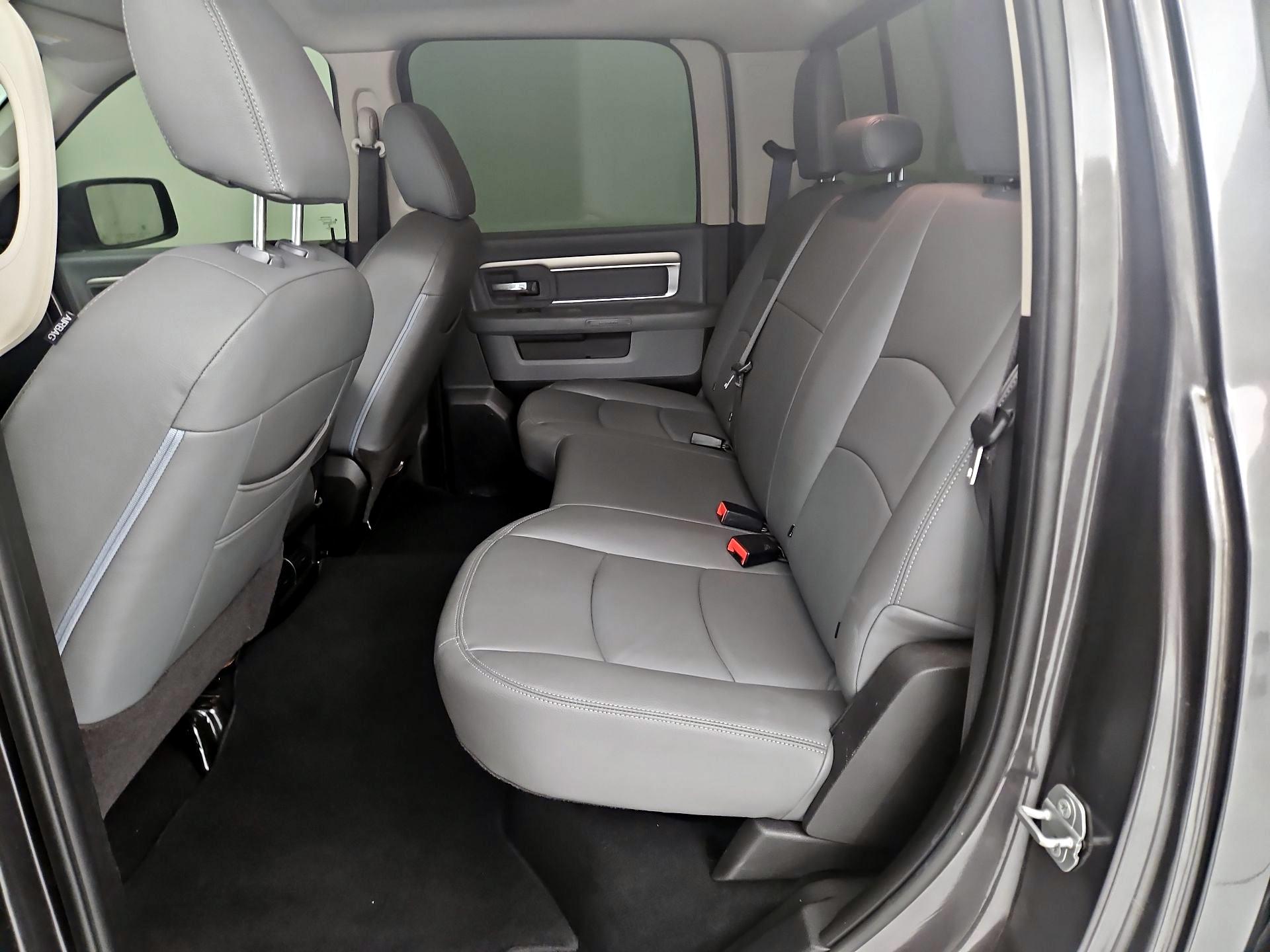 Thumbnail: 2020 RAM 1500 Classic - 19