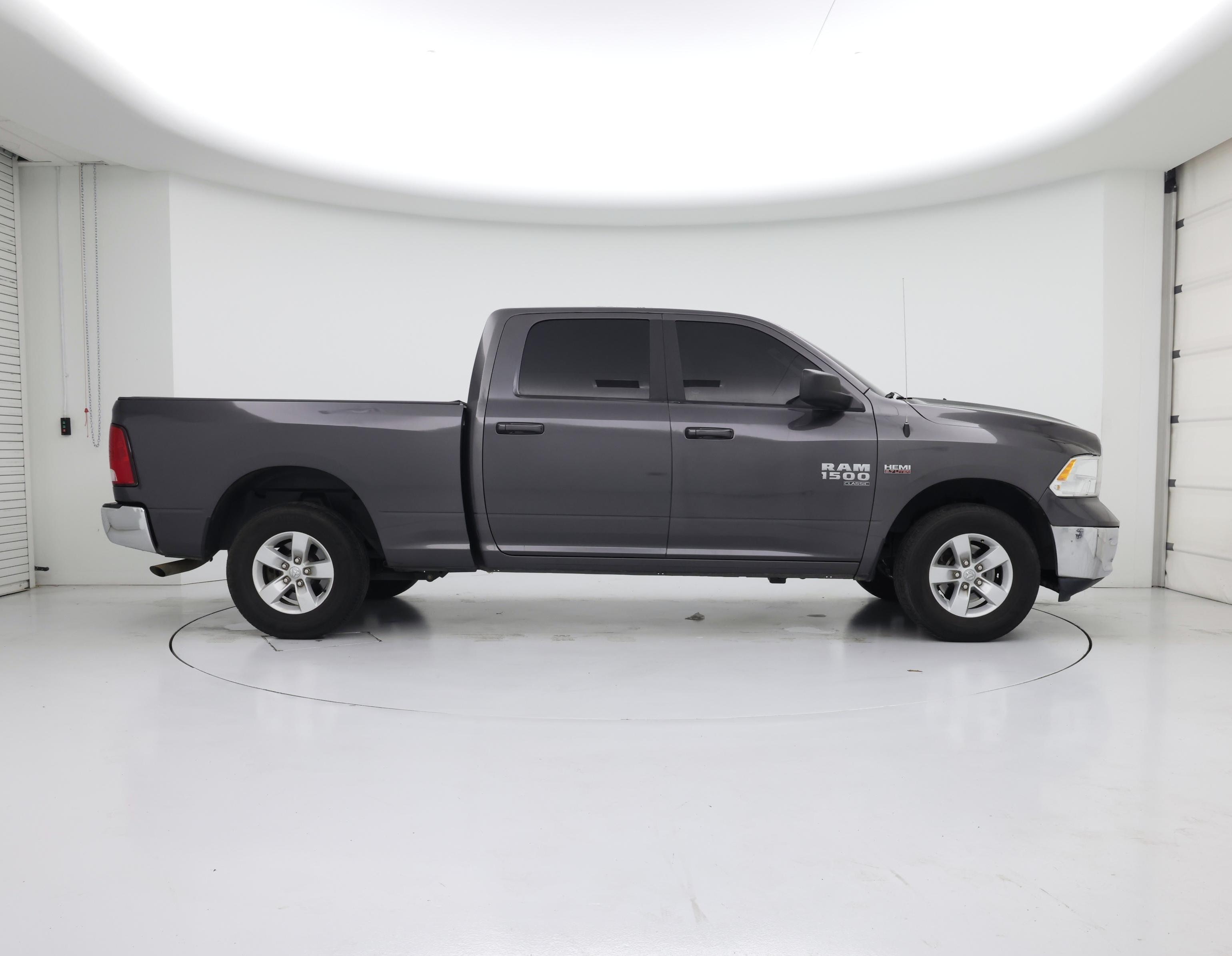 Thumbnail: 2020 RAM 1500 Classic - 7