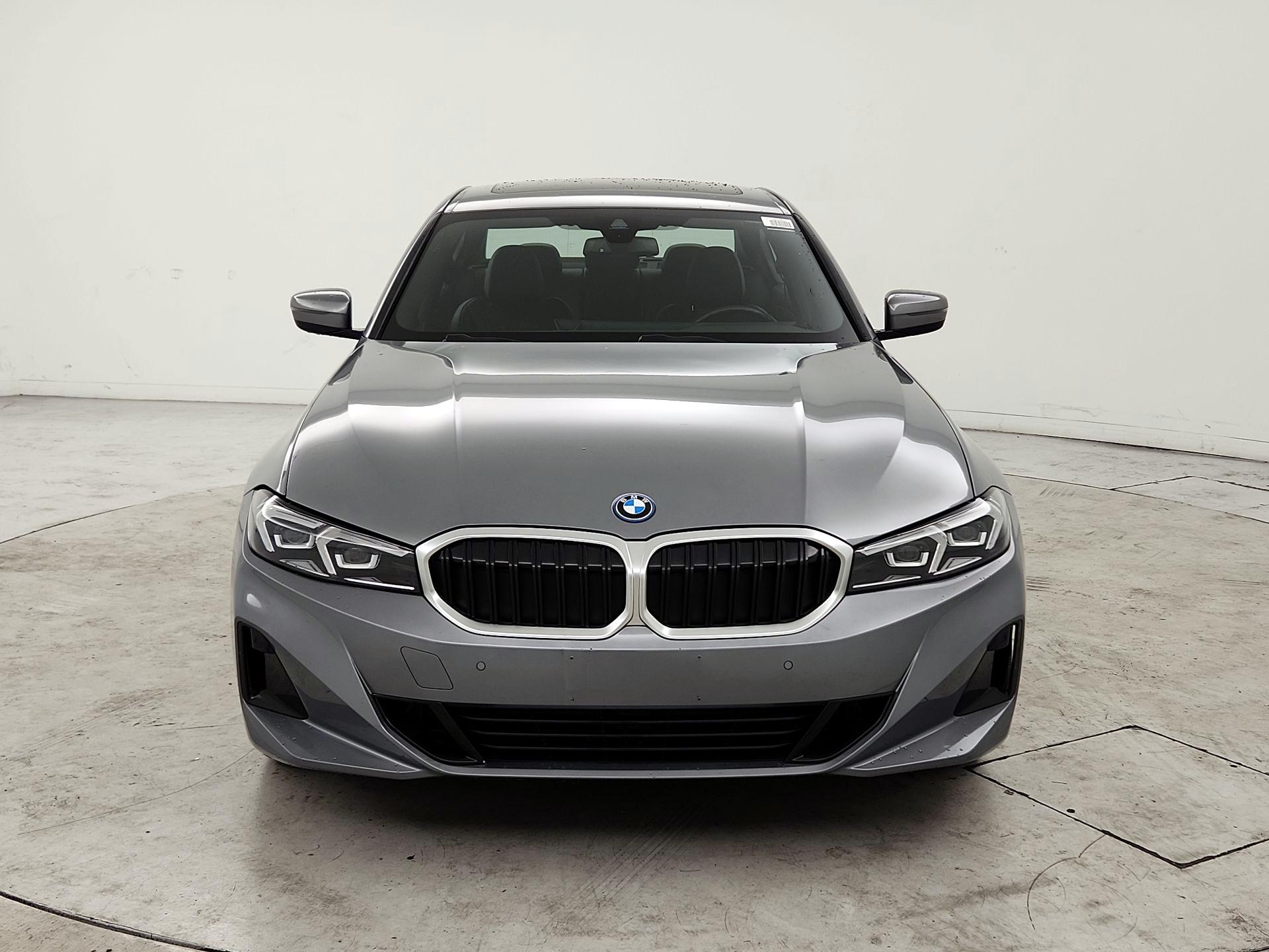 Thumbnail: 2023 BMW 3 Series - 2