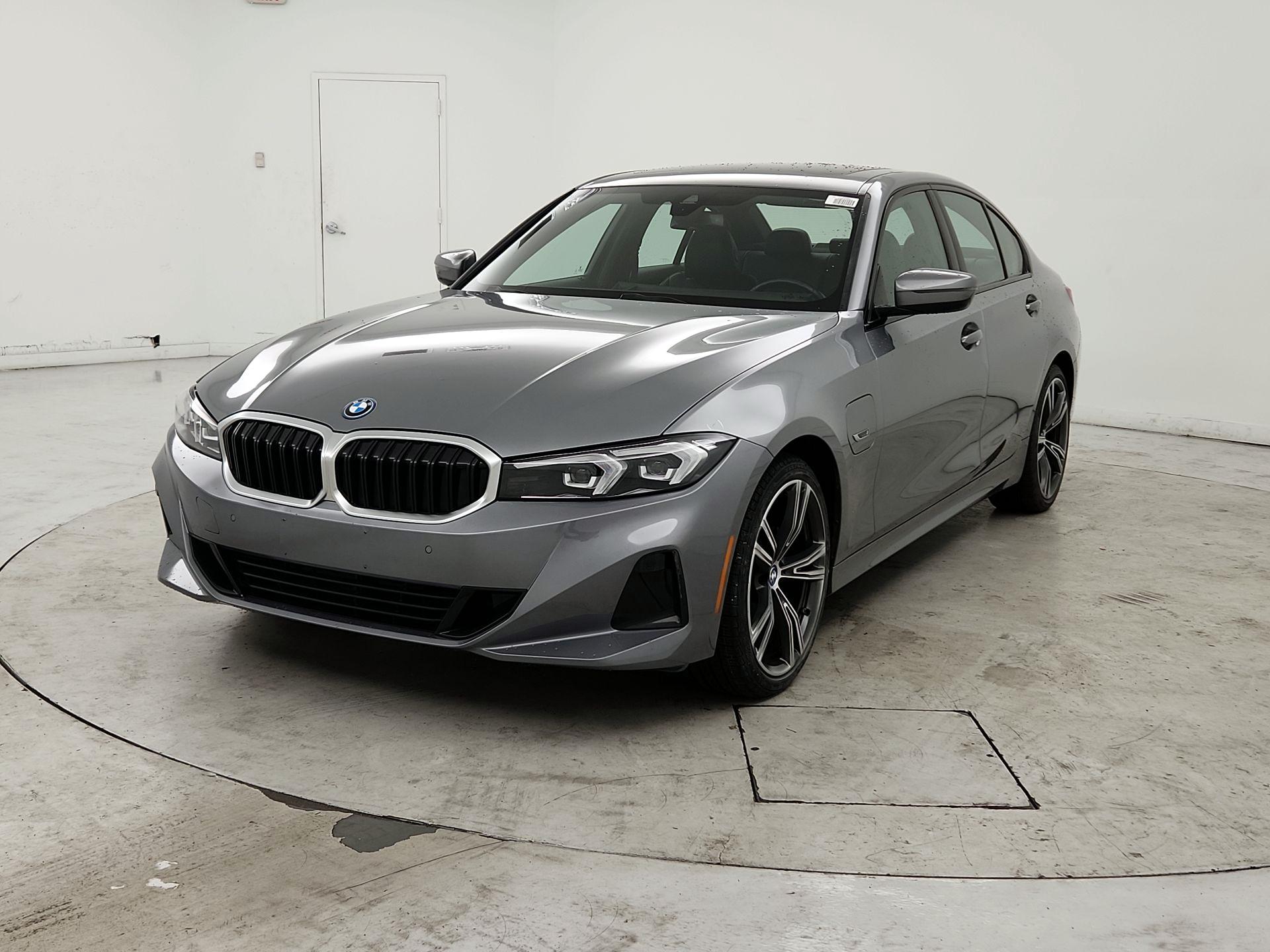 Thumbnail: 2023 BMW 3 Series - 3