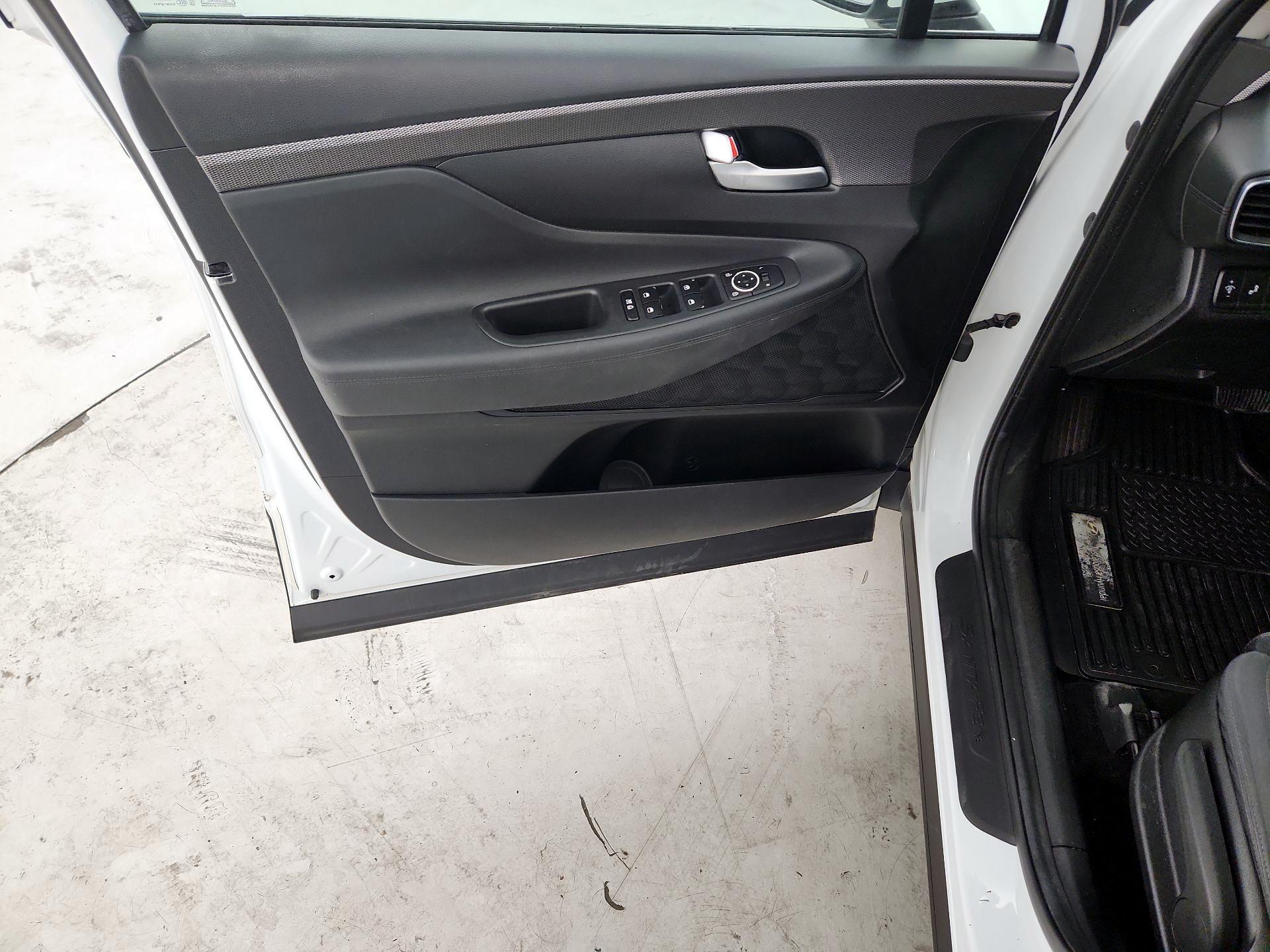 Thumbnail: 2019 Hyundai Santa Fe - 10