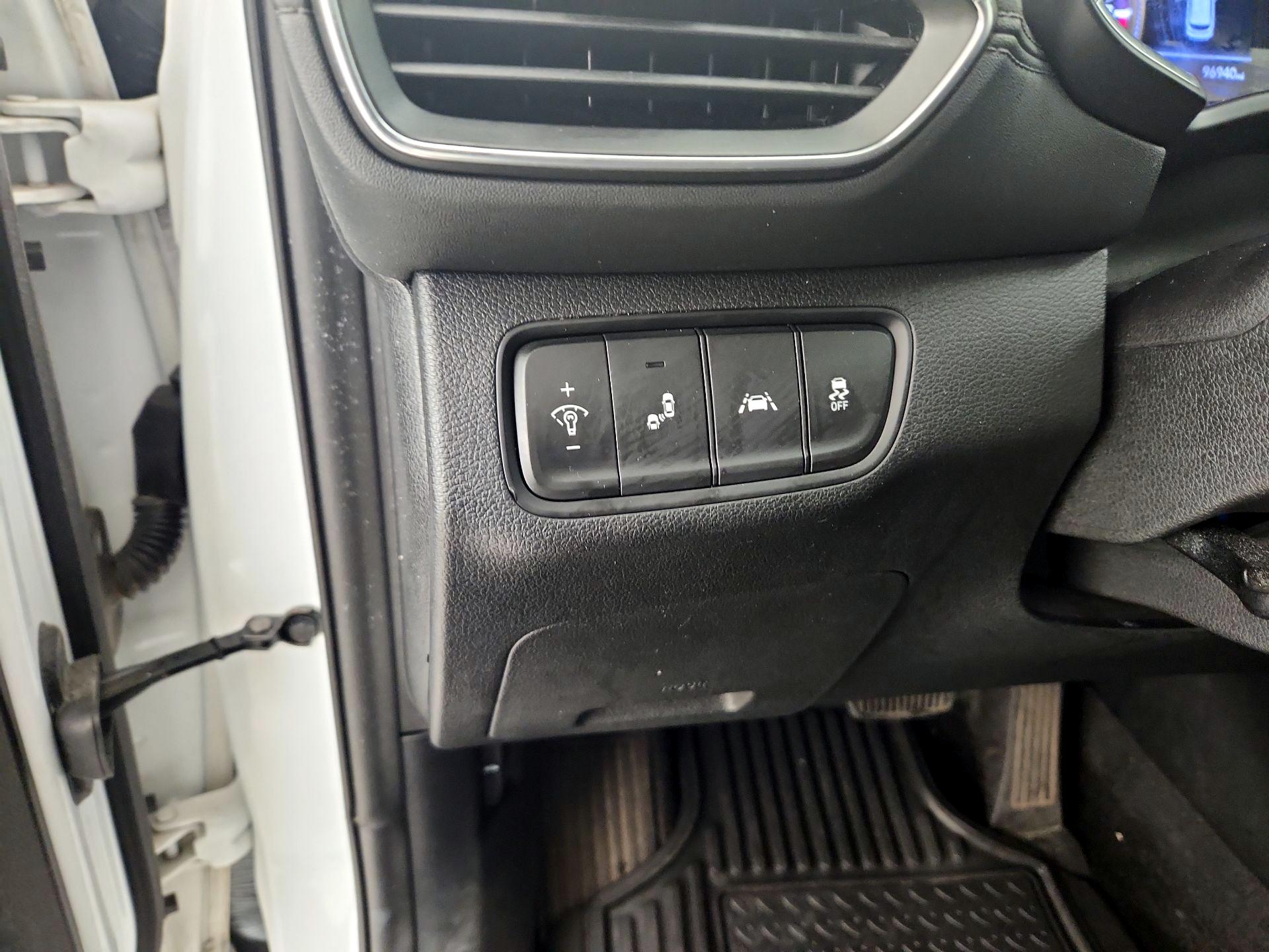 Thumbnail: 2019 Hyundai Santa Fe - 11