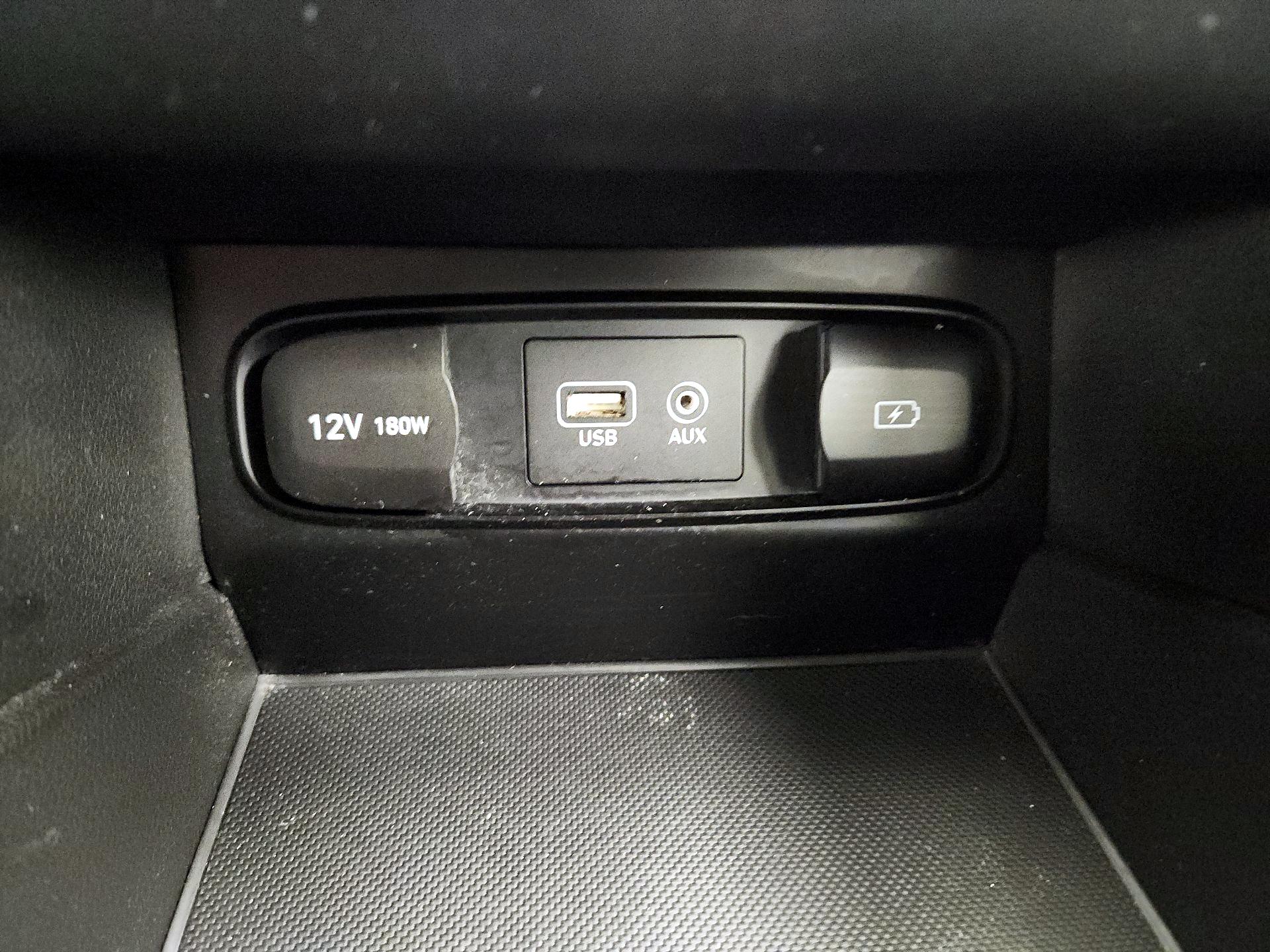 Thumbnail: 2019 Hyundai Santa Fe - 16